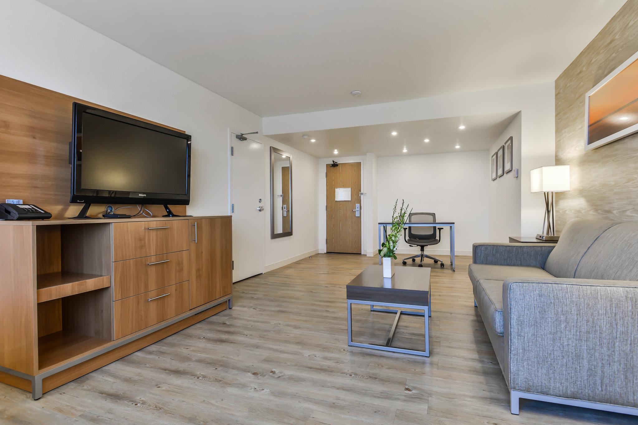 Studio King Size Bed