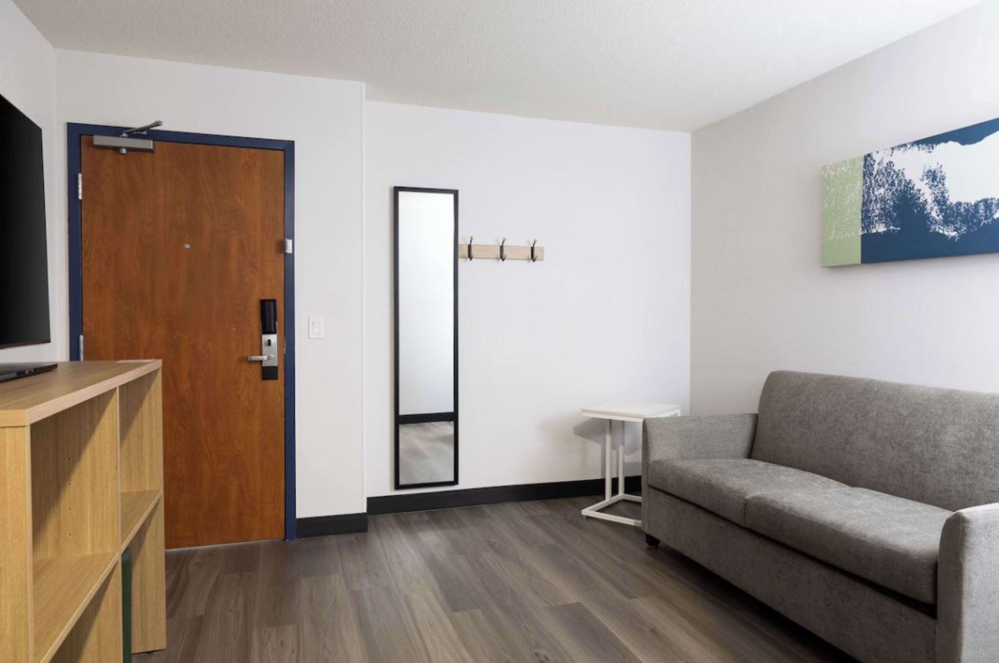 Studio Two Queen Beds