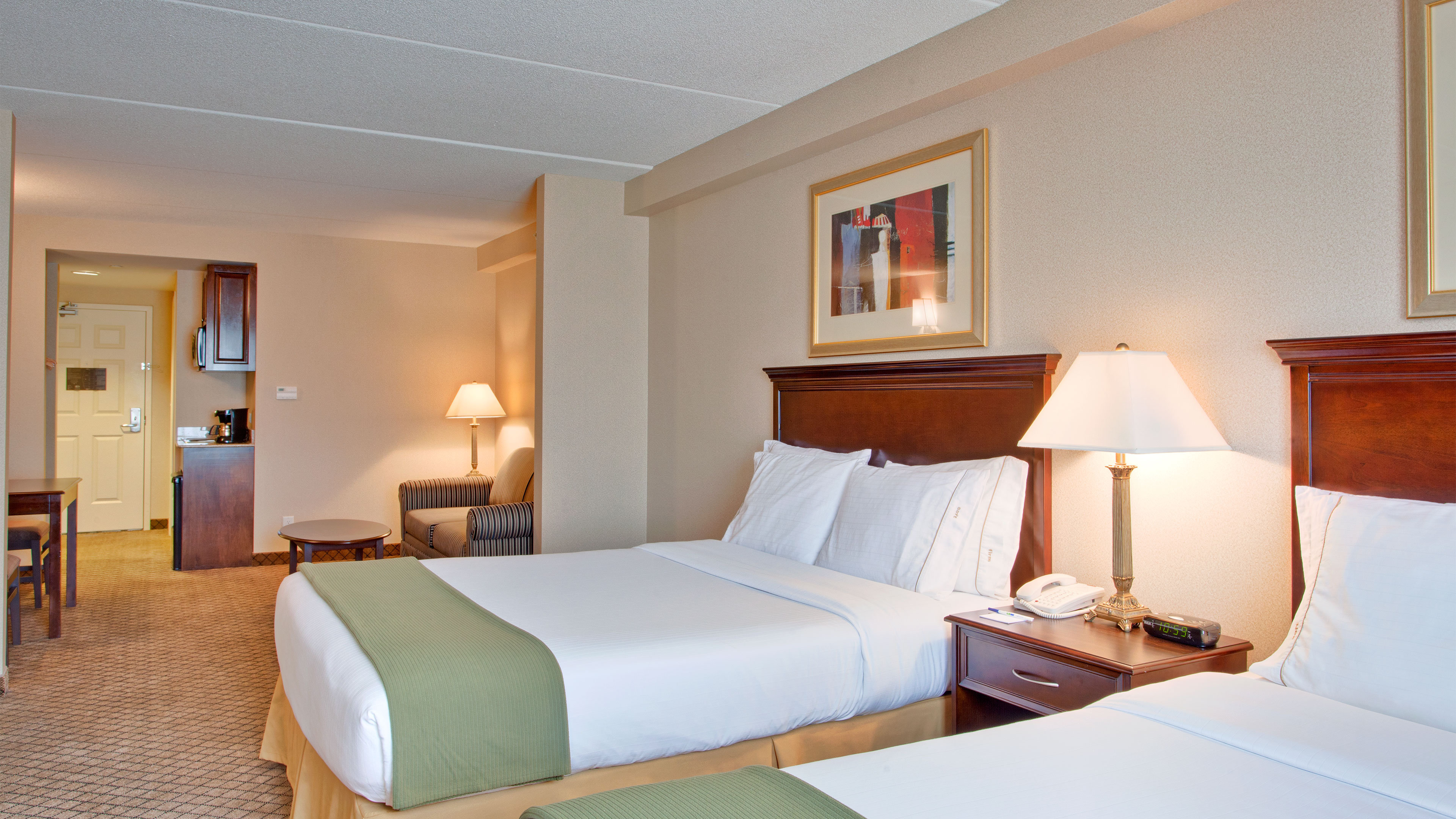 Suite Two Queen Beds Non Smoking