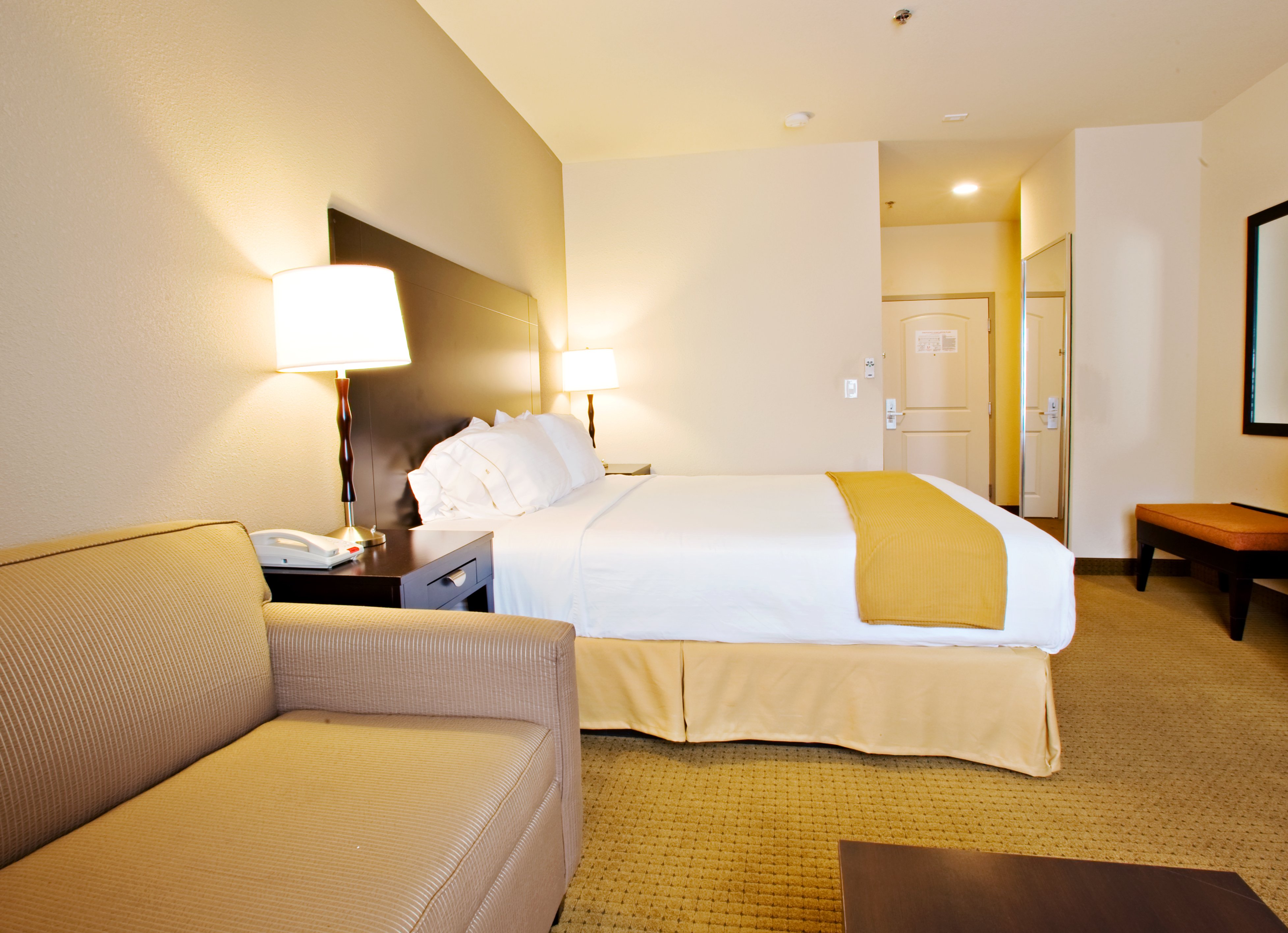 Double King Bed Non Smoking