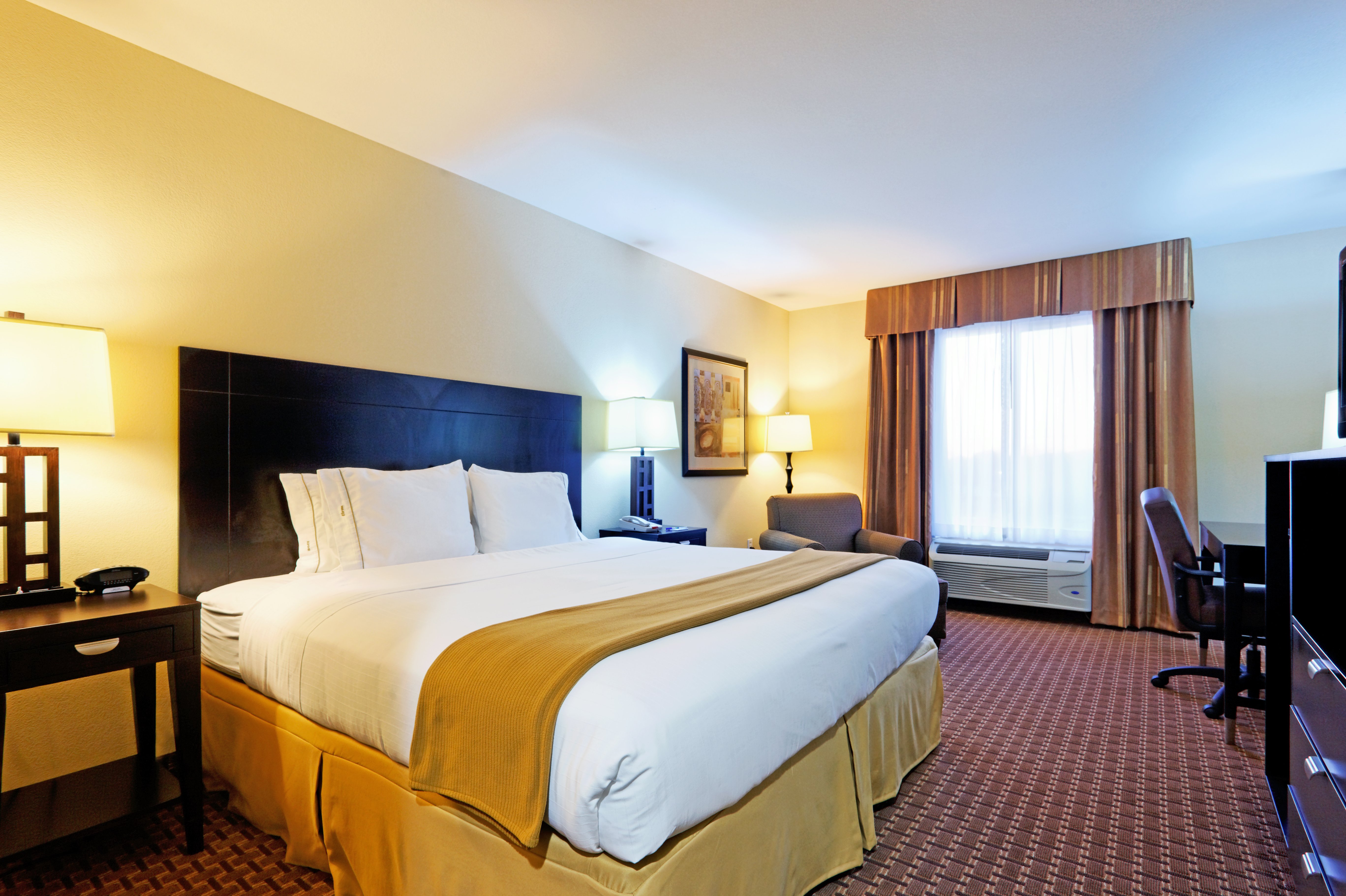 Double King Bed Non Smoking