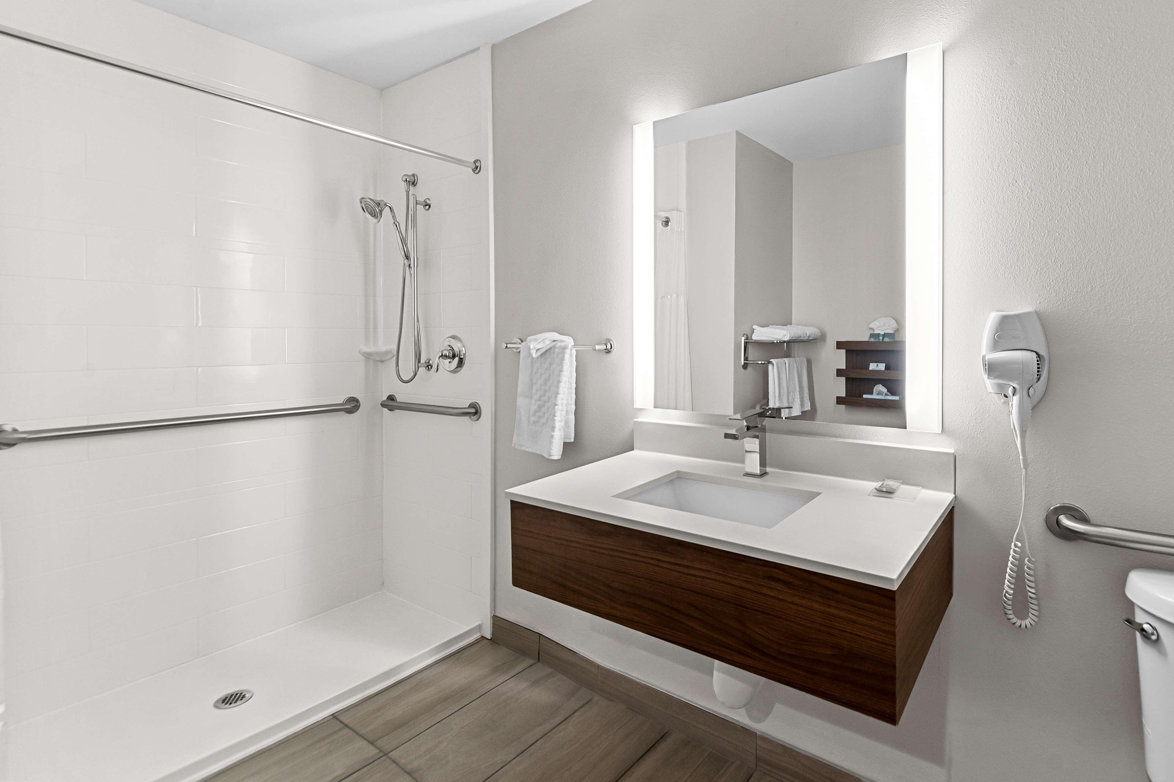 Room Accessible-two Queen Beds