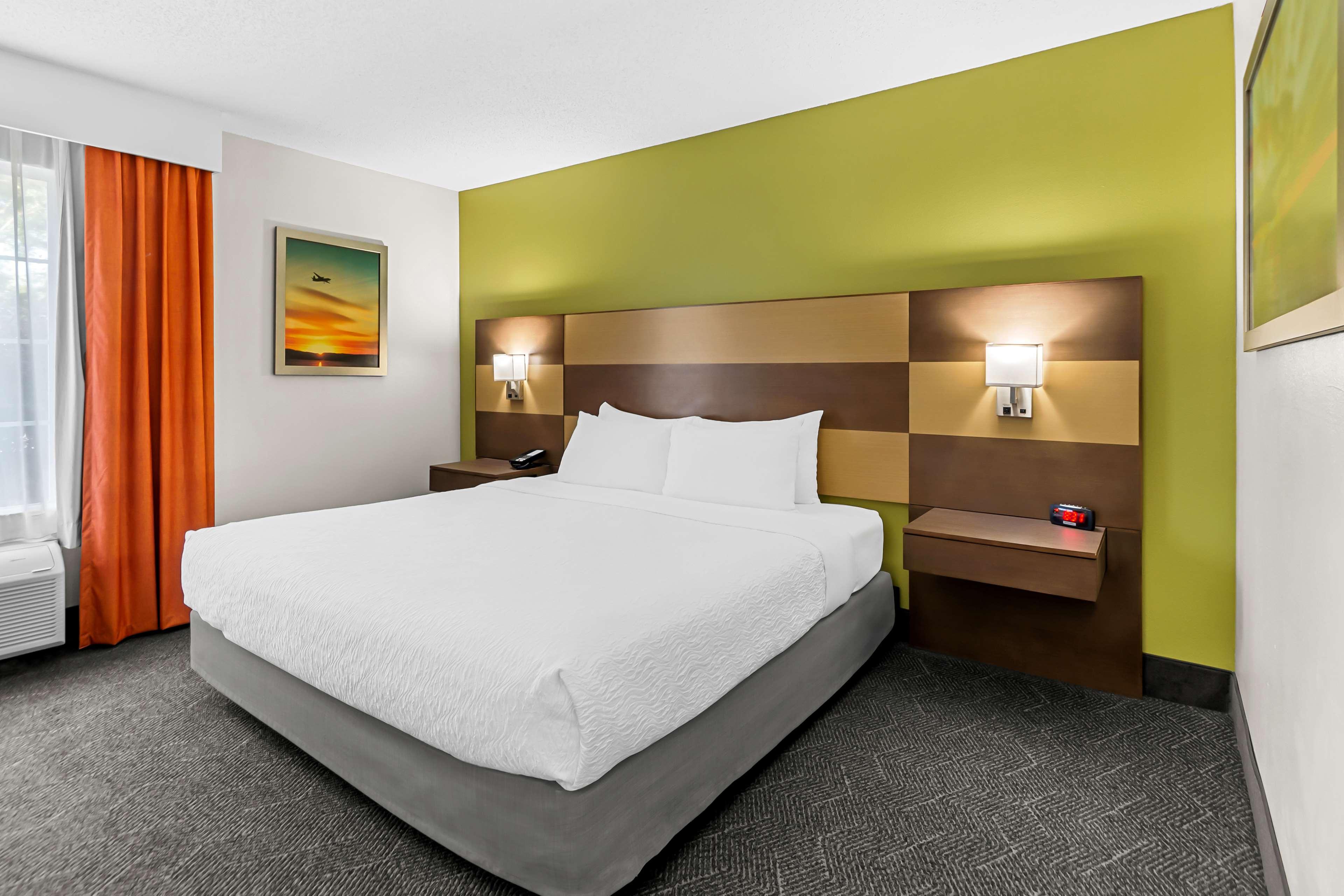 Room King Bed Non Smoking