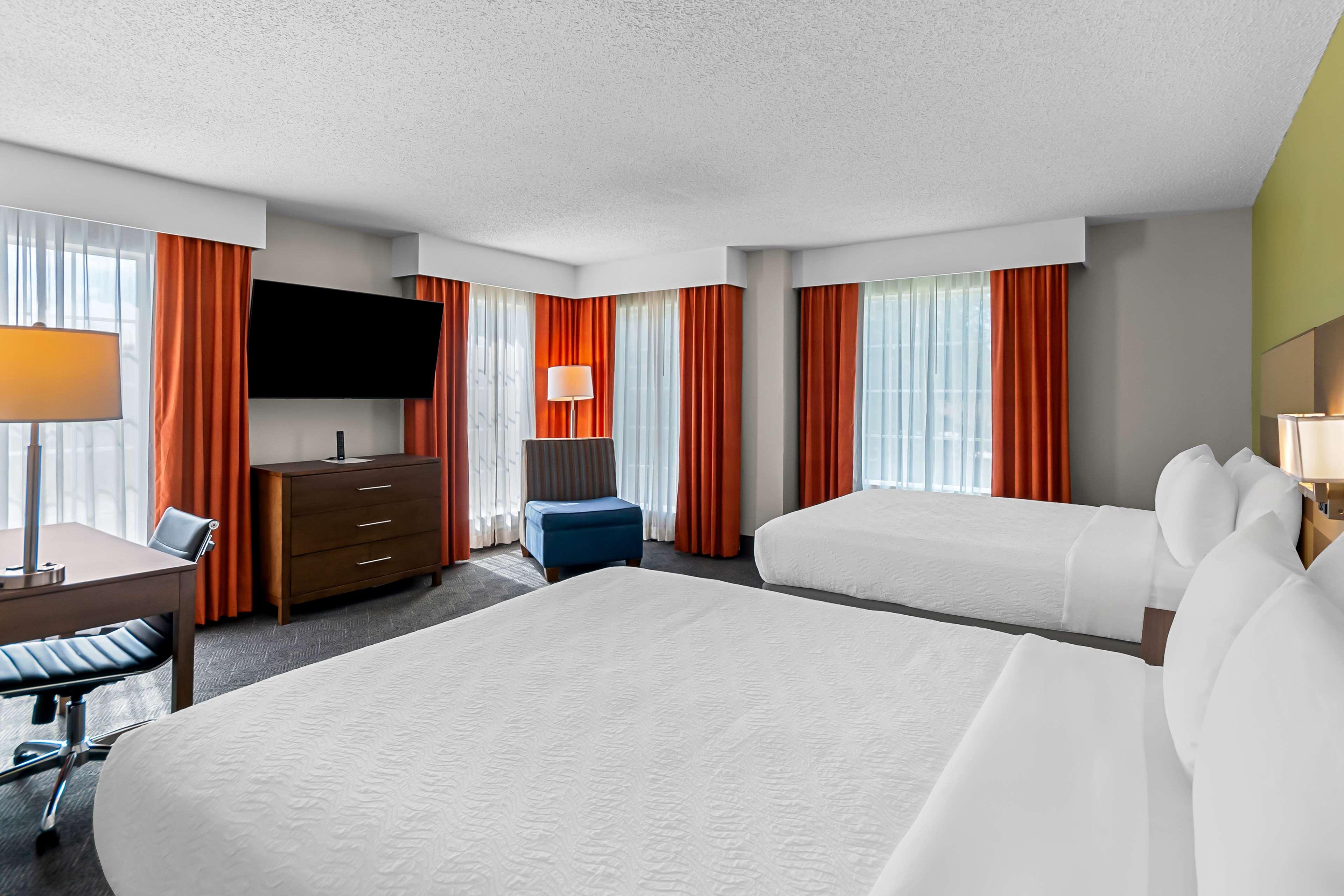 Suite Two Queen Beds