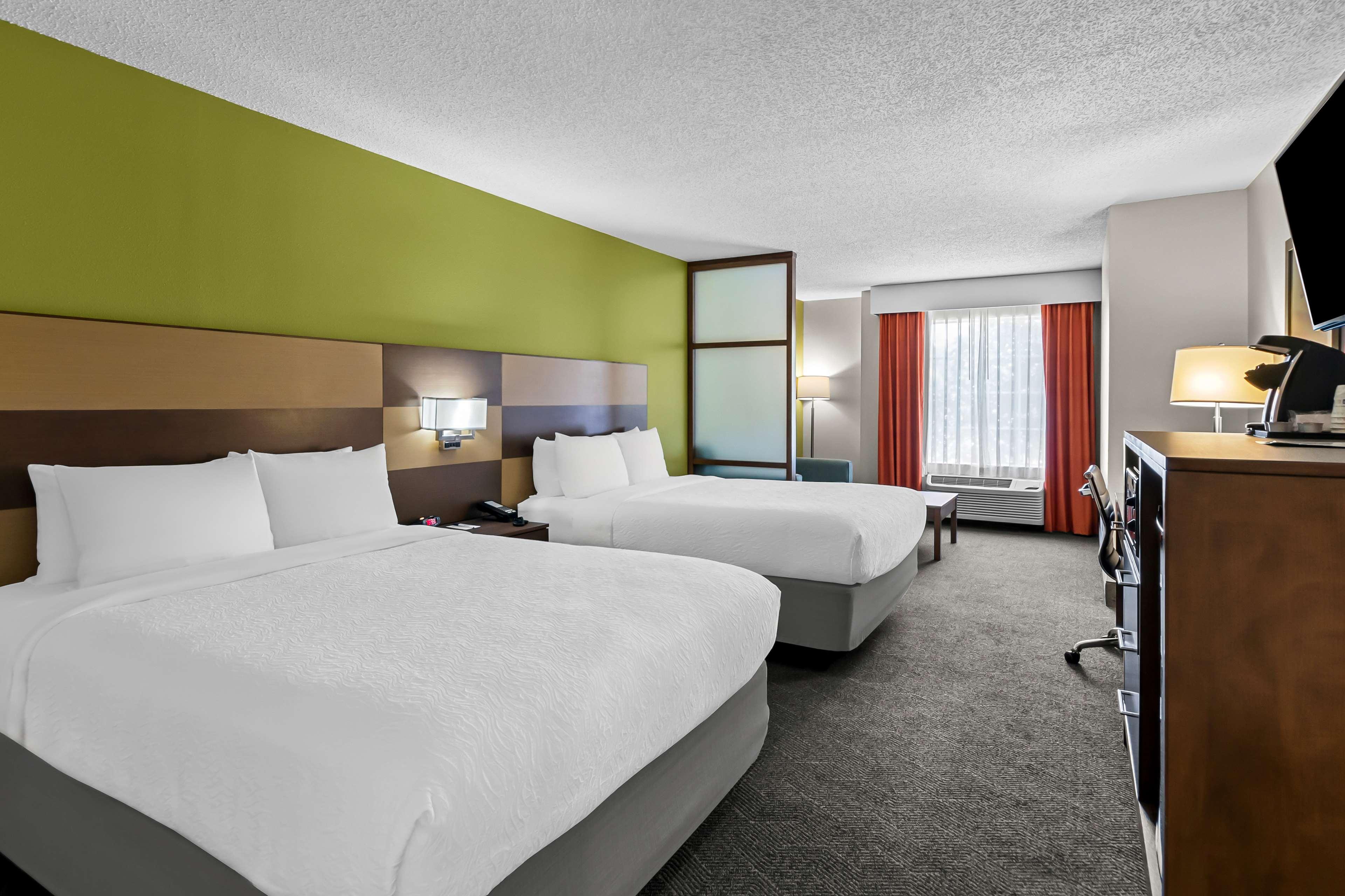 Suite Two Queen Beds