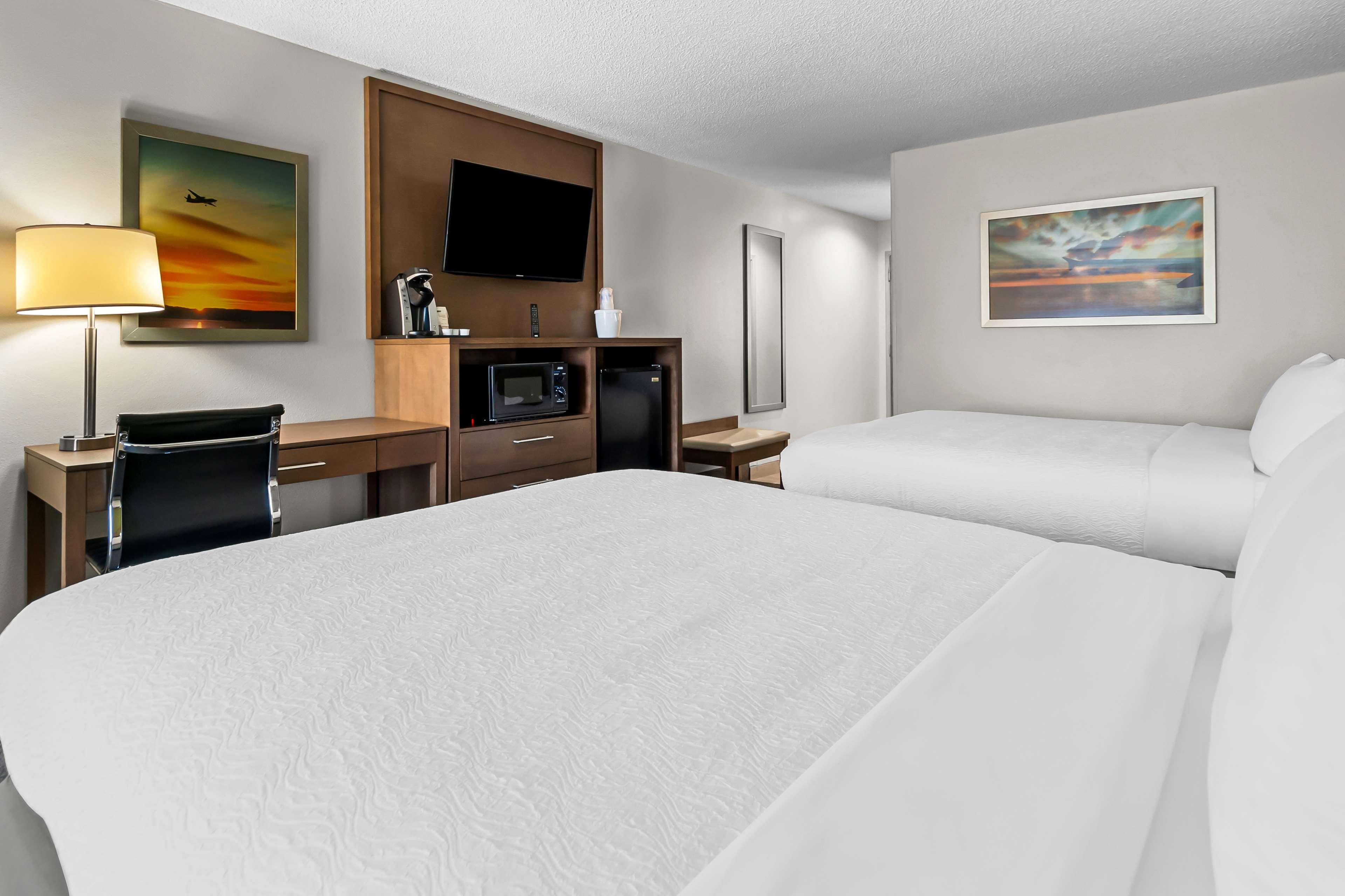 Suite Two Queen Beds Non Smoking