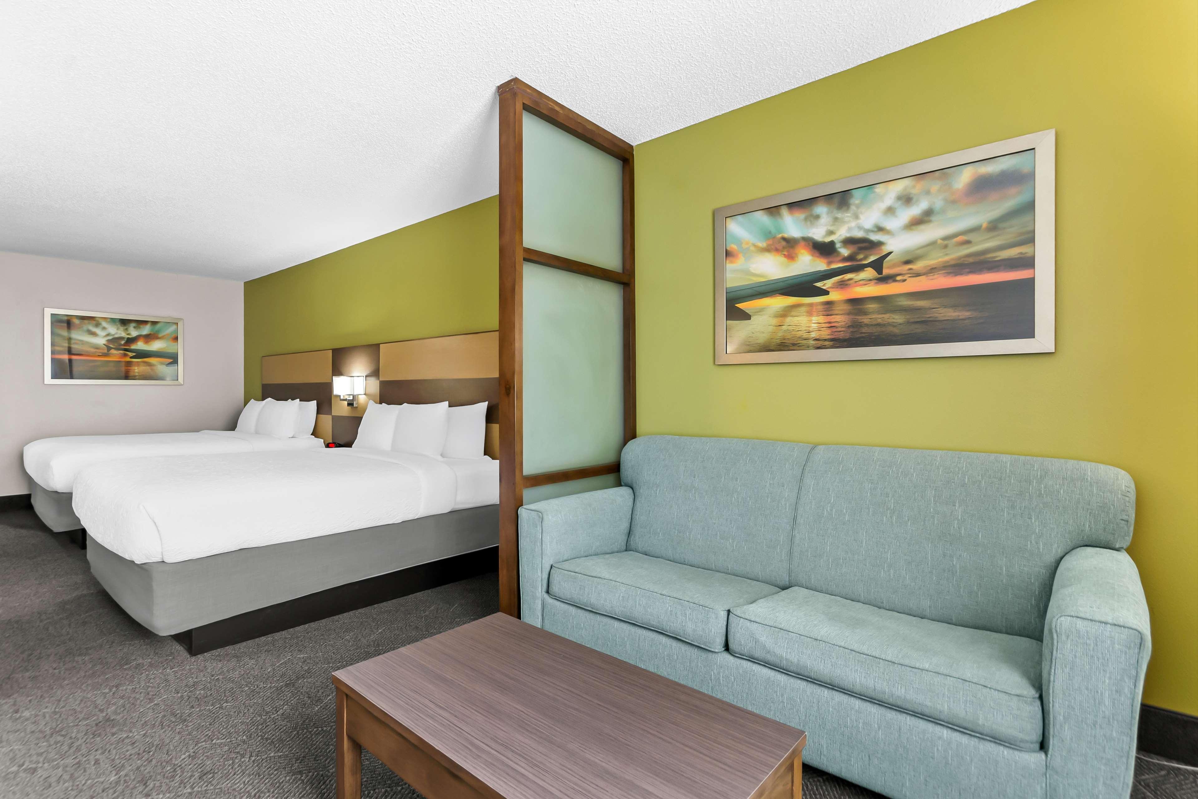 Suite Two Queen Beds