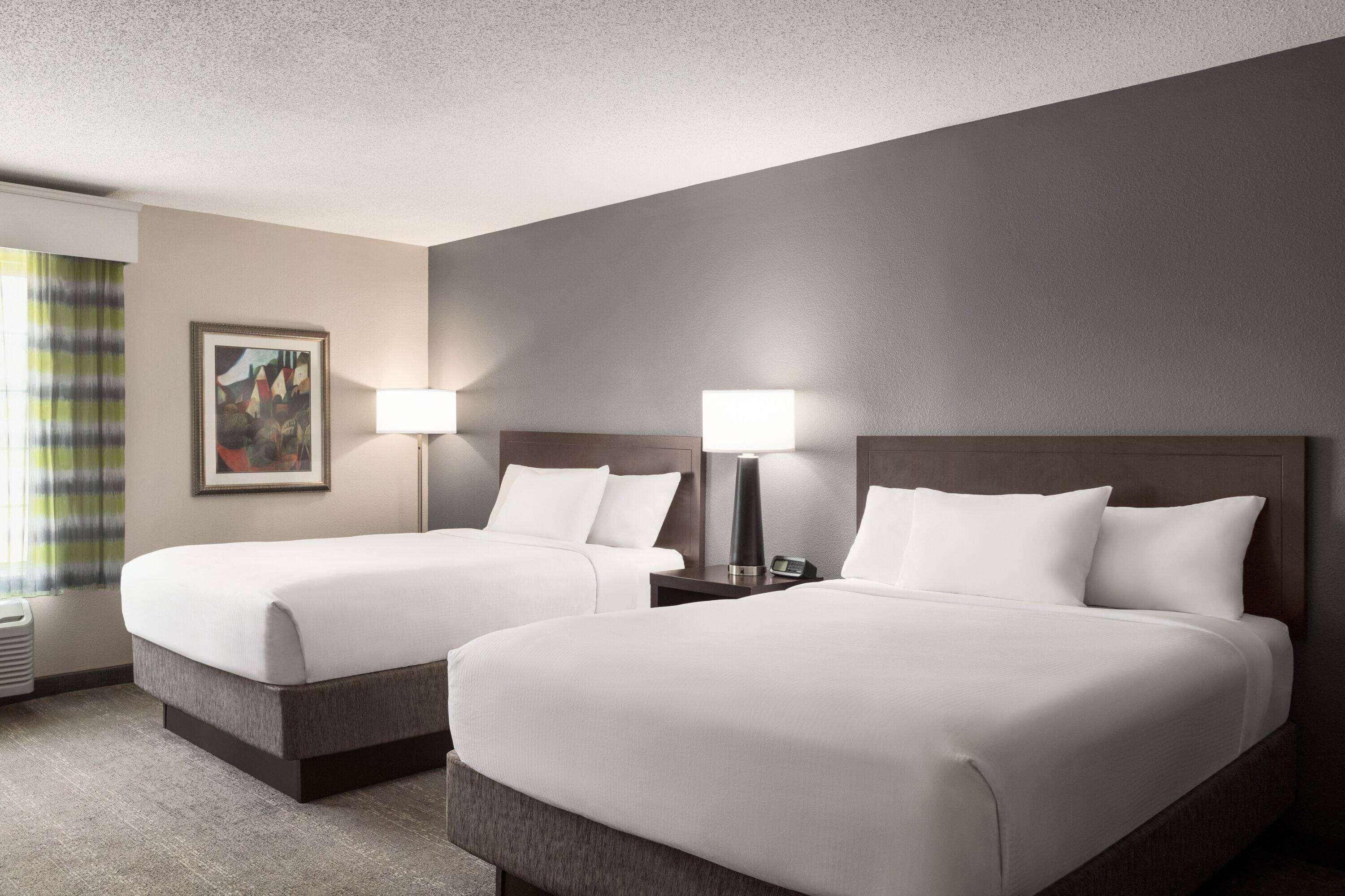 Studio Two Queen Beds