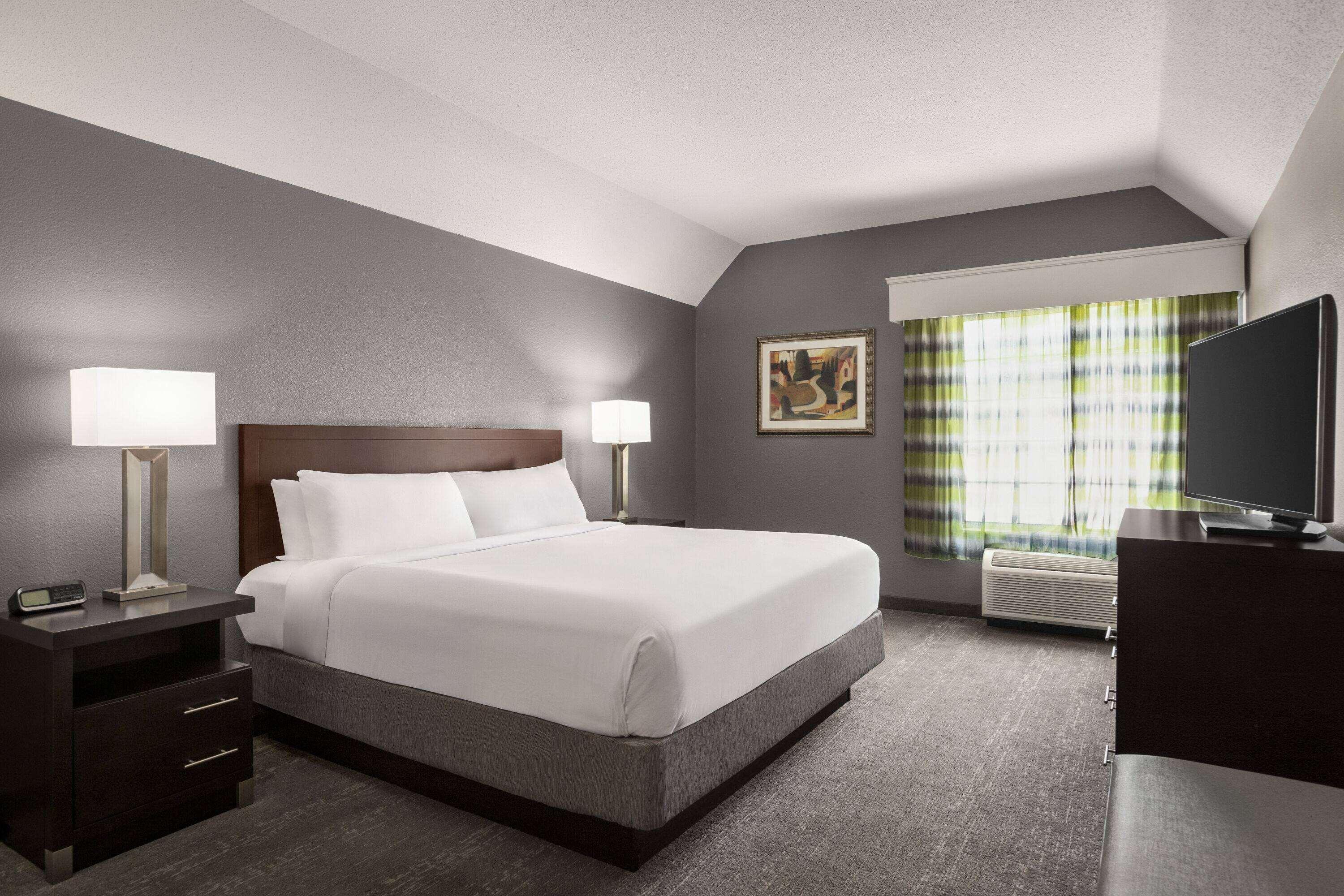 Studio King Size Bed