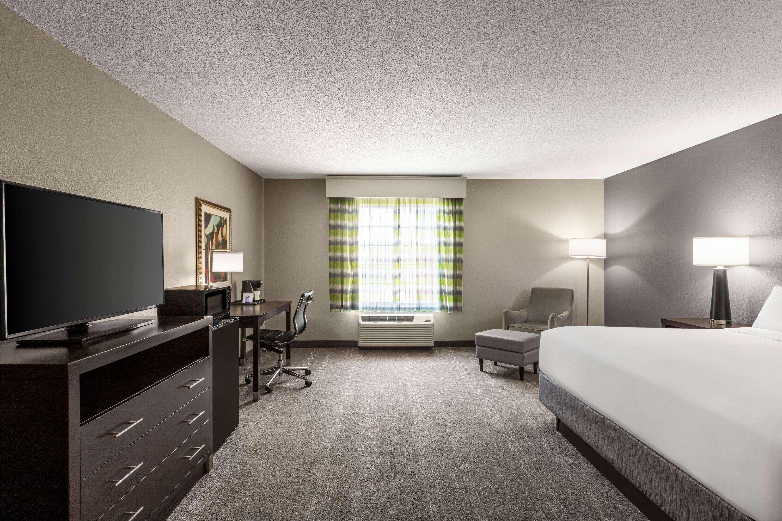 Room Deluxe King Bed