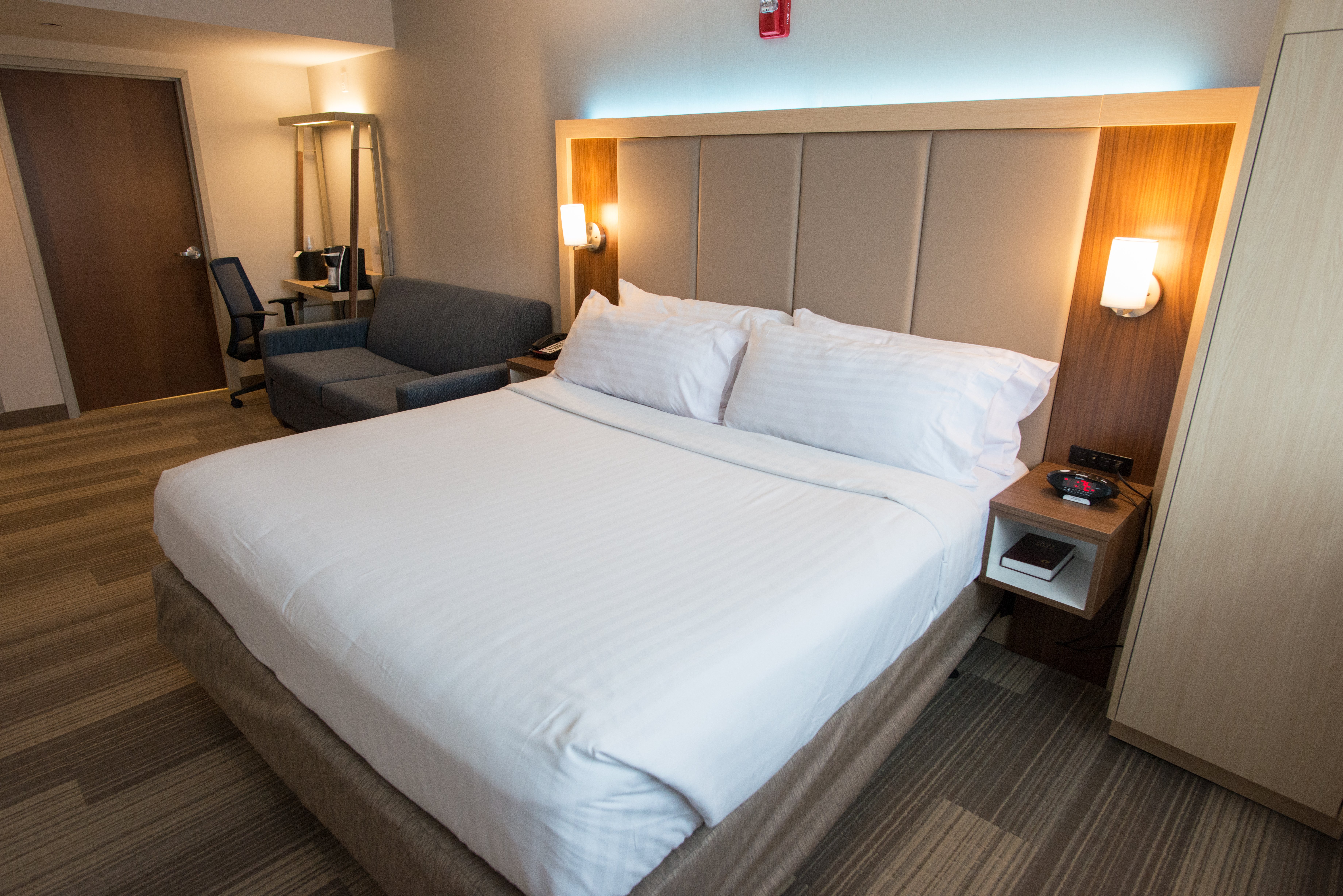 Double King Bed Non Smoking