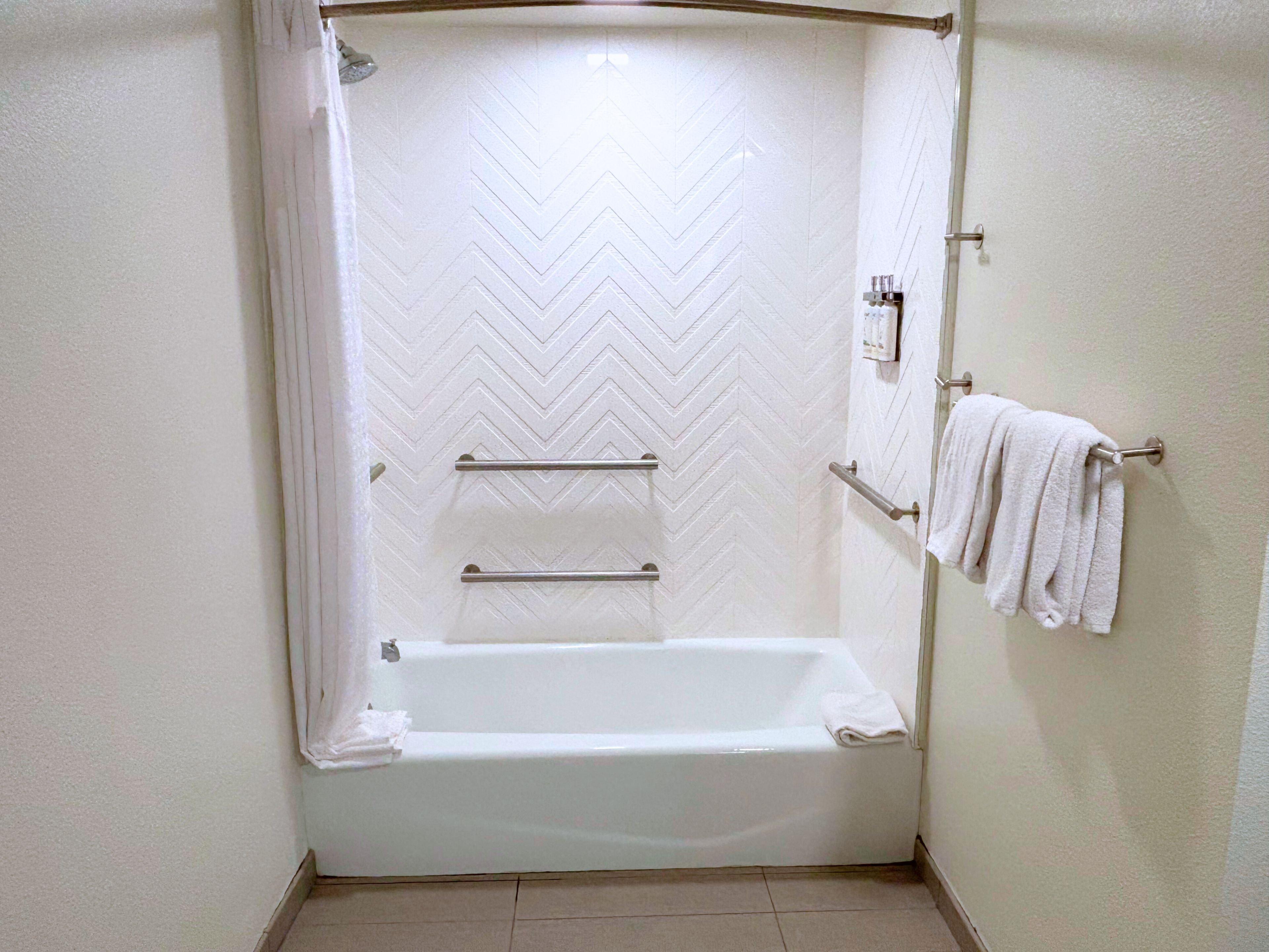 Suite Accessible King Size Bed