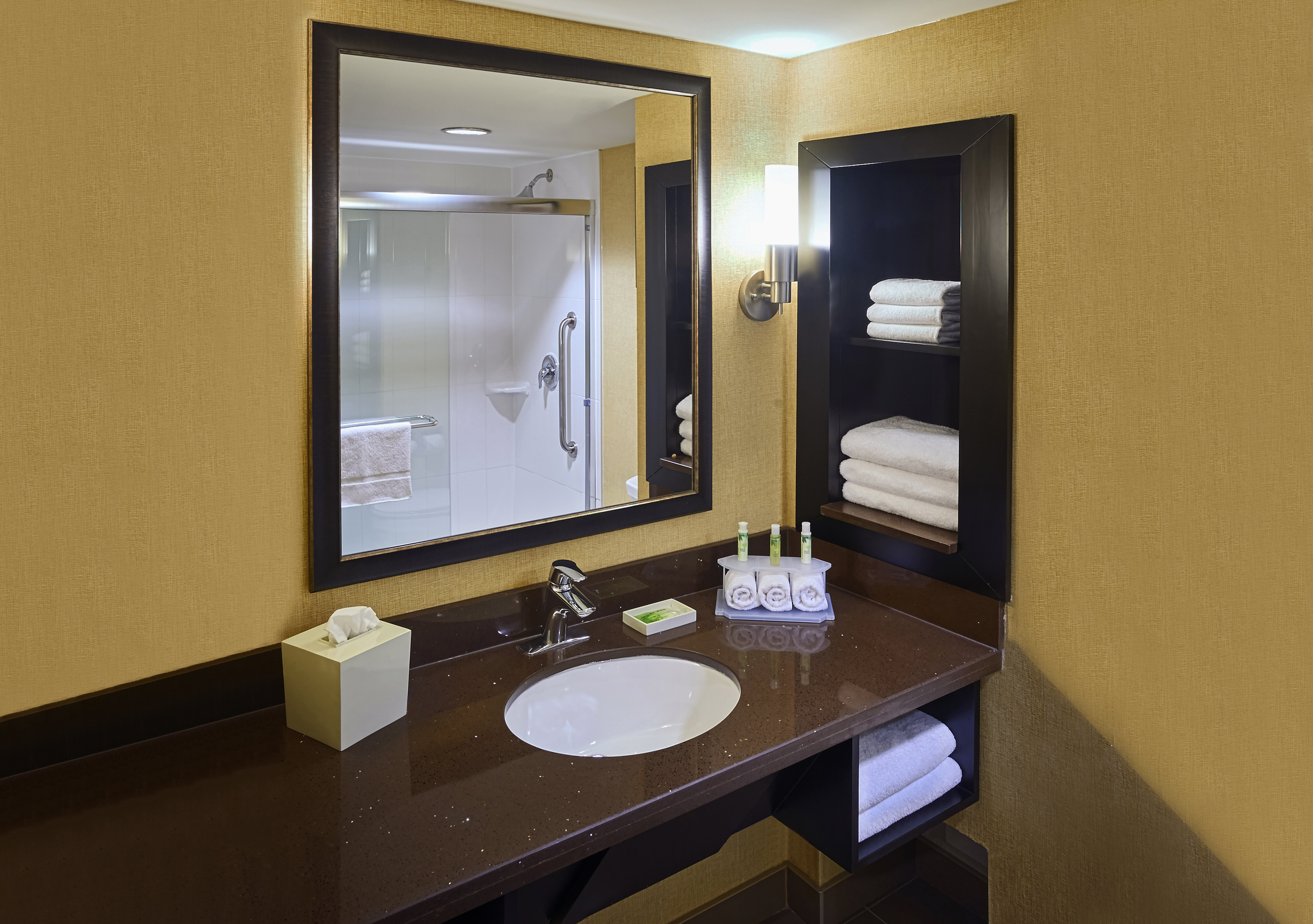 Double King Bed Non Smoking