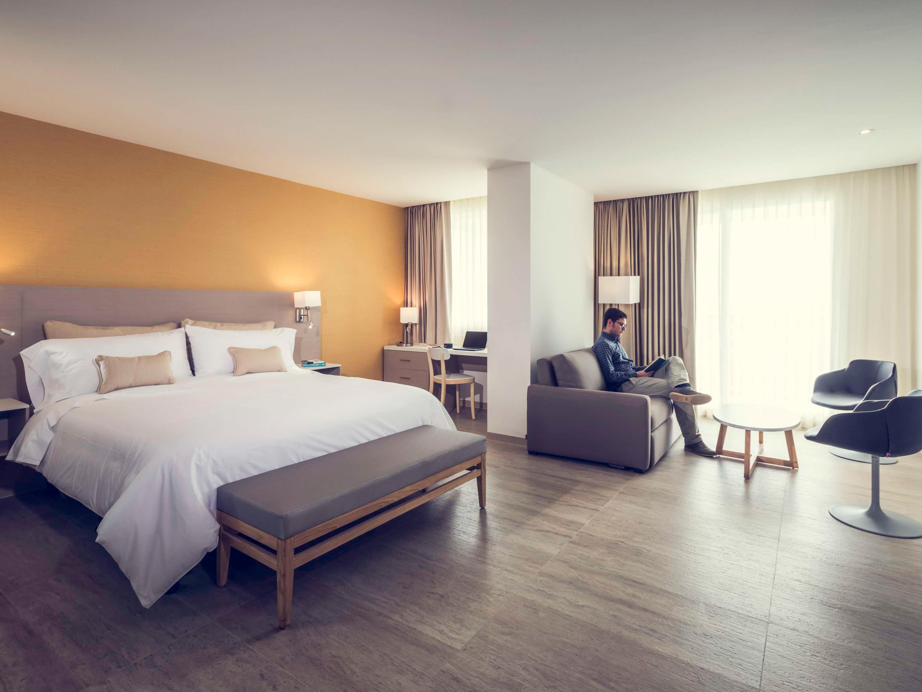 Double Deluxe Queen Bed