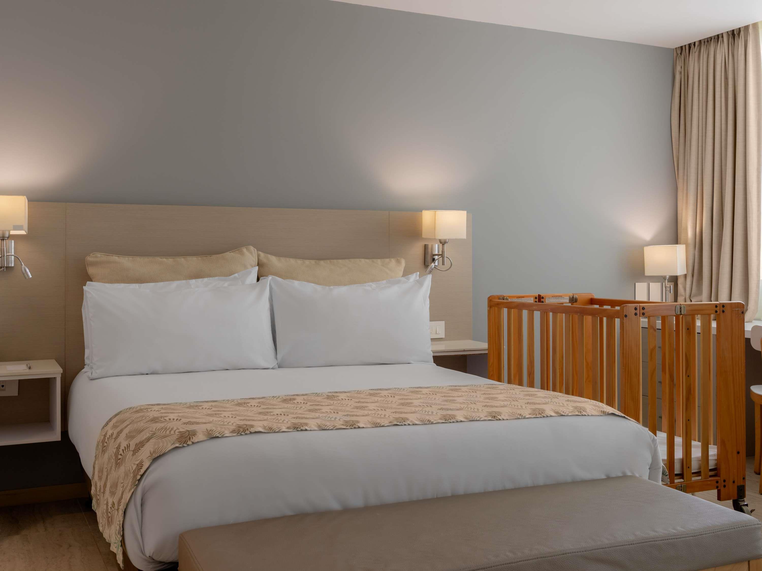 Double Deluxe Queen Bed