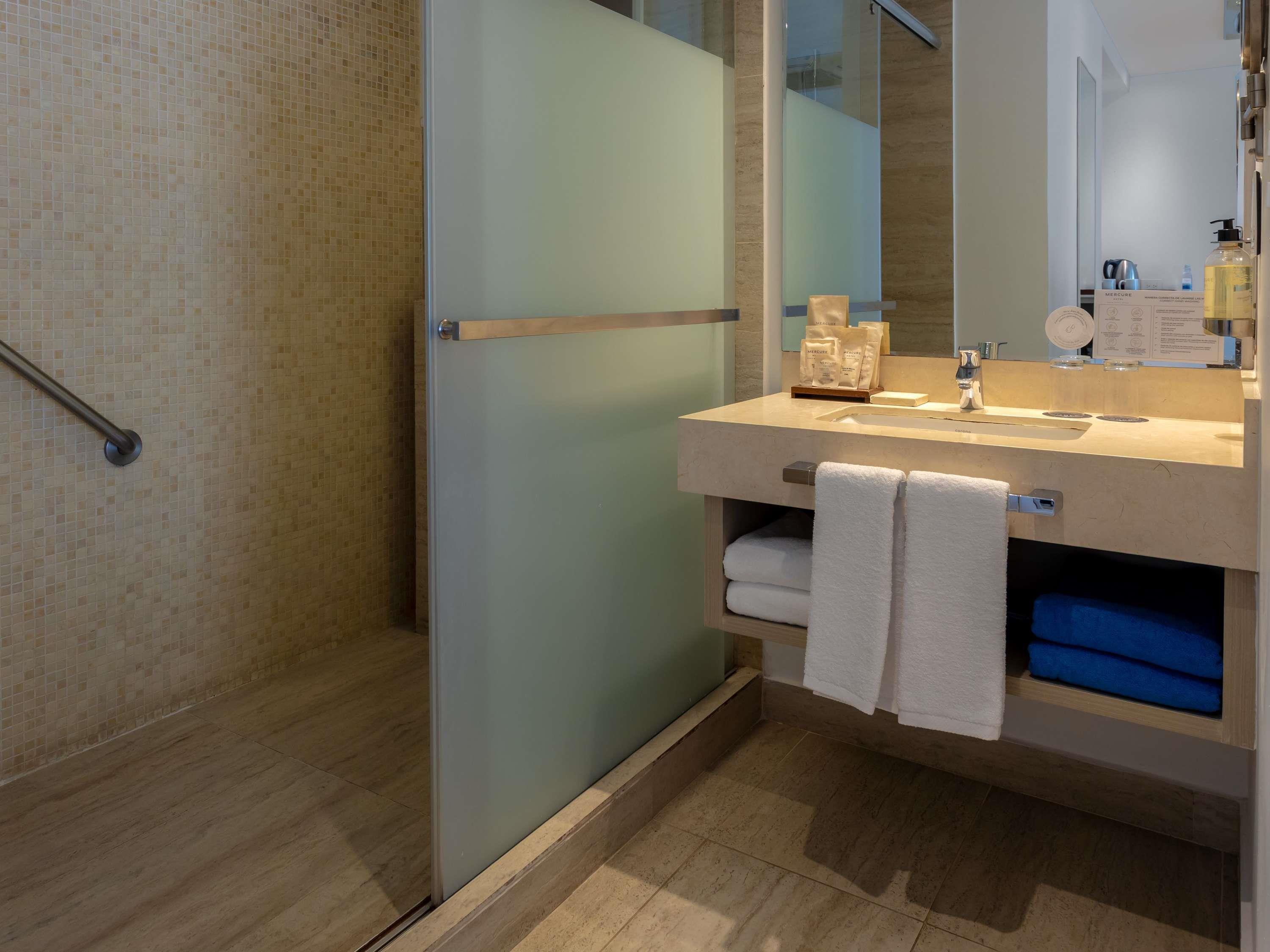 Double Deluxe Queen Bed