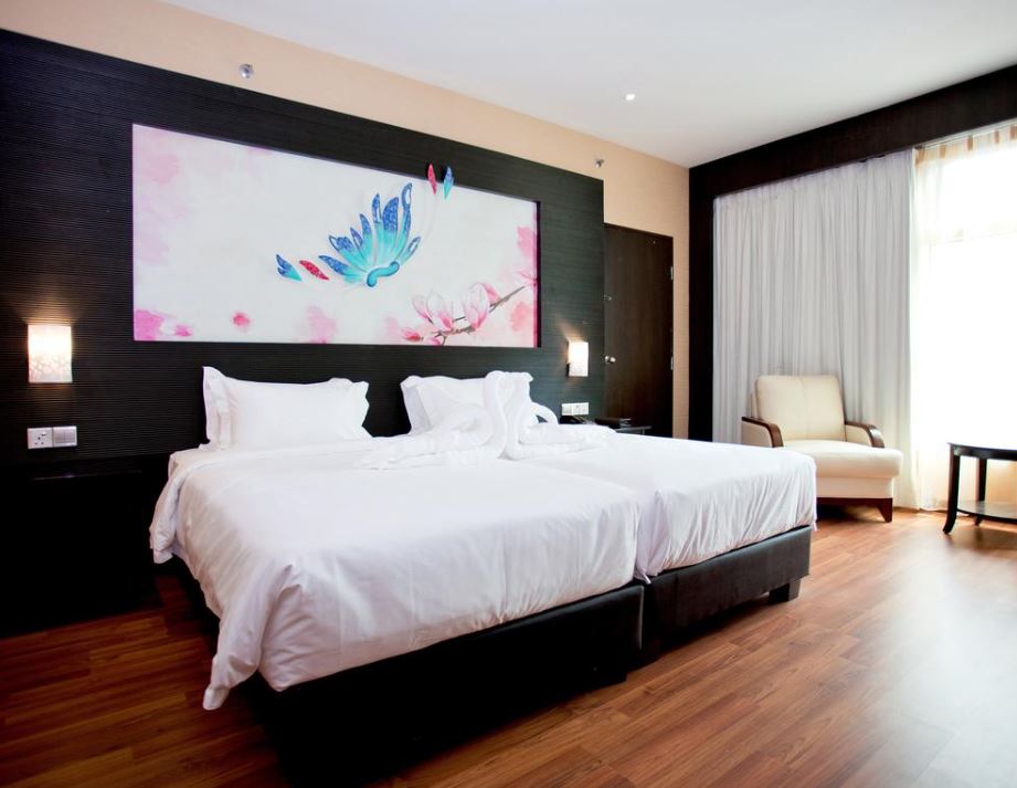 Twin Deluxe City View