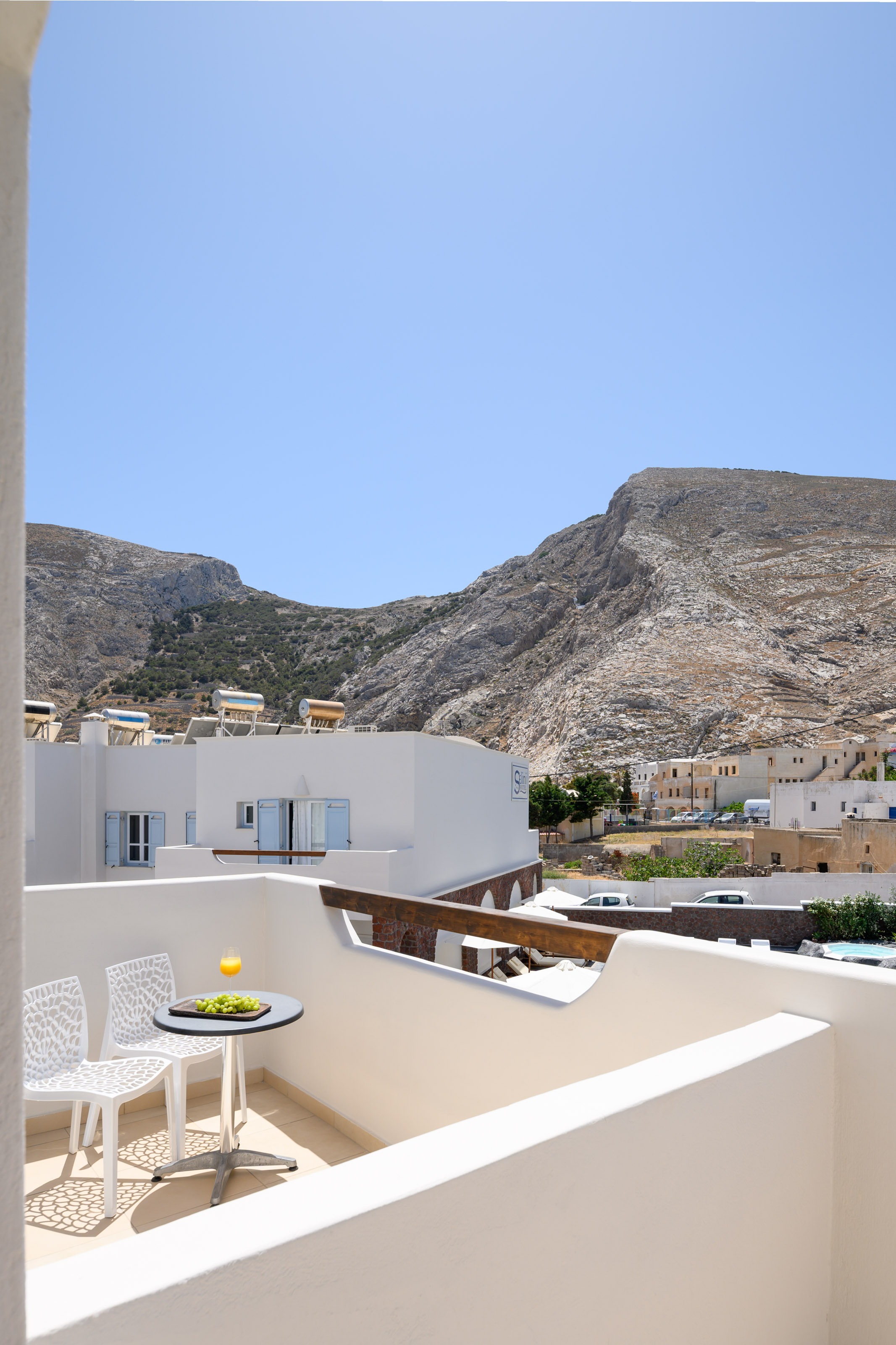 Double or Twin Mountain View