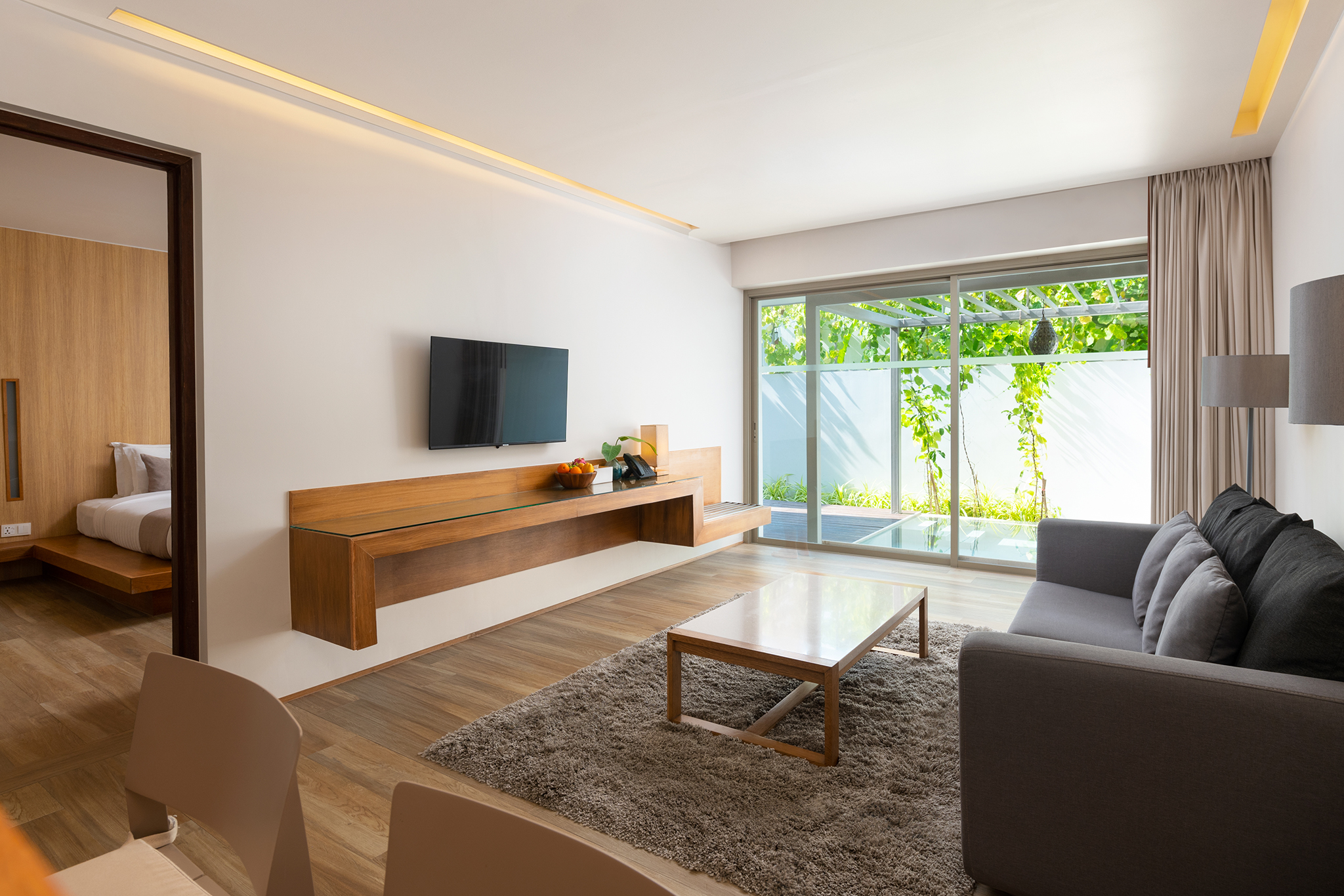 Suite Deluxe Pool View