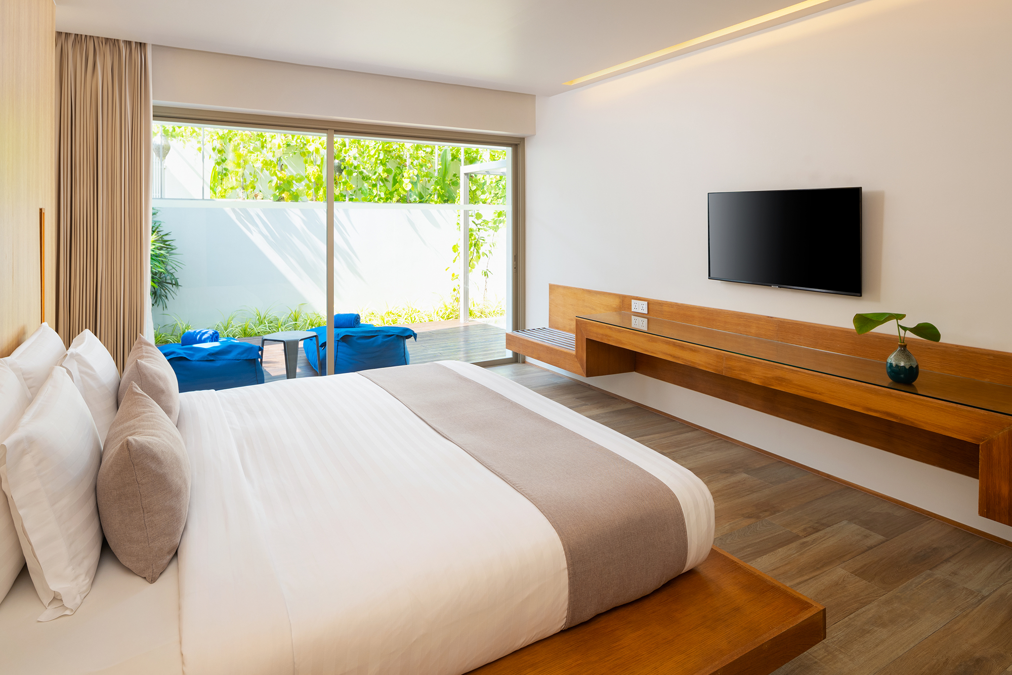 Suite Deluxe Pool View