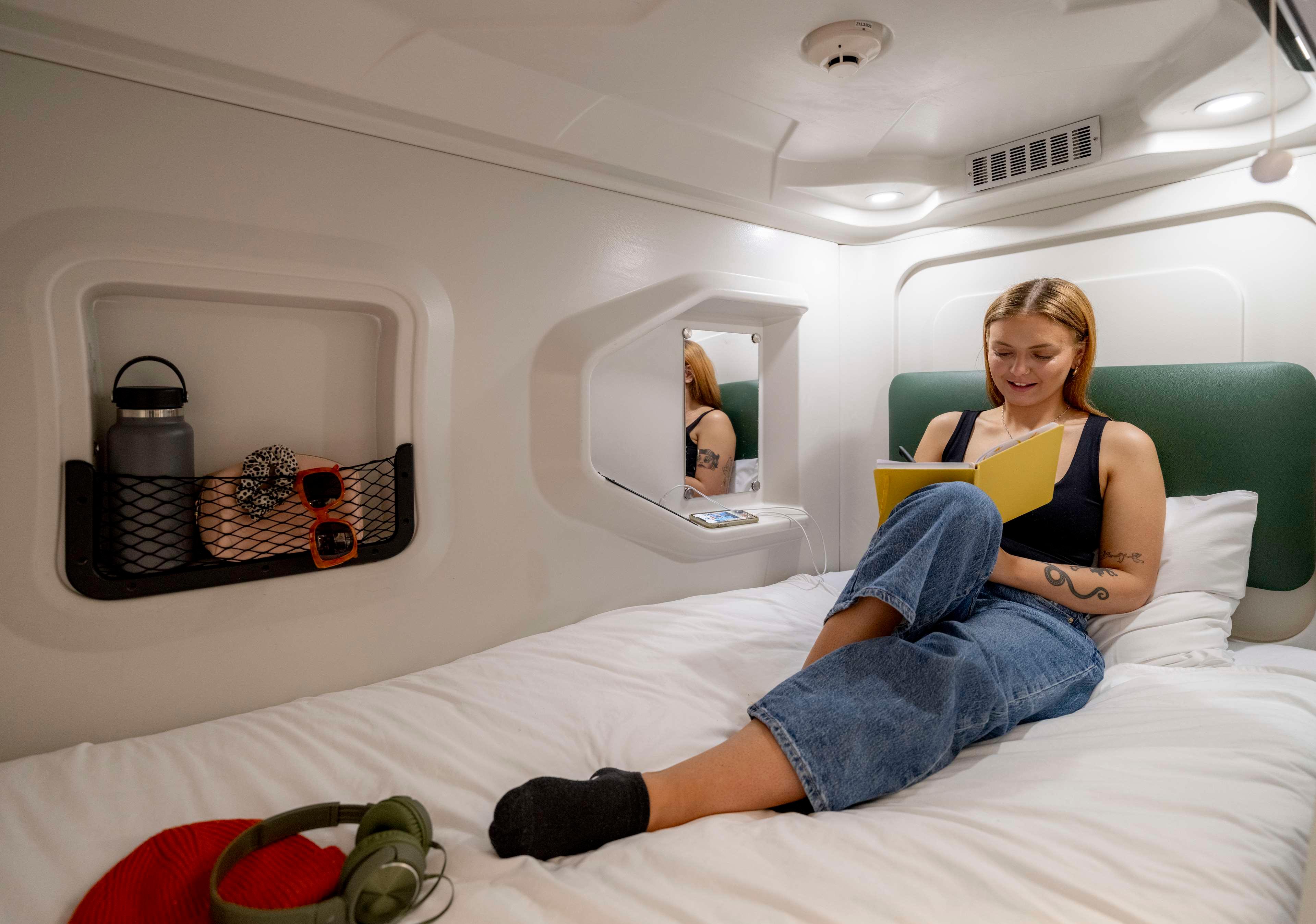 Bed in Dormitory Capacity 8 with Shared Bathroom