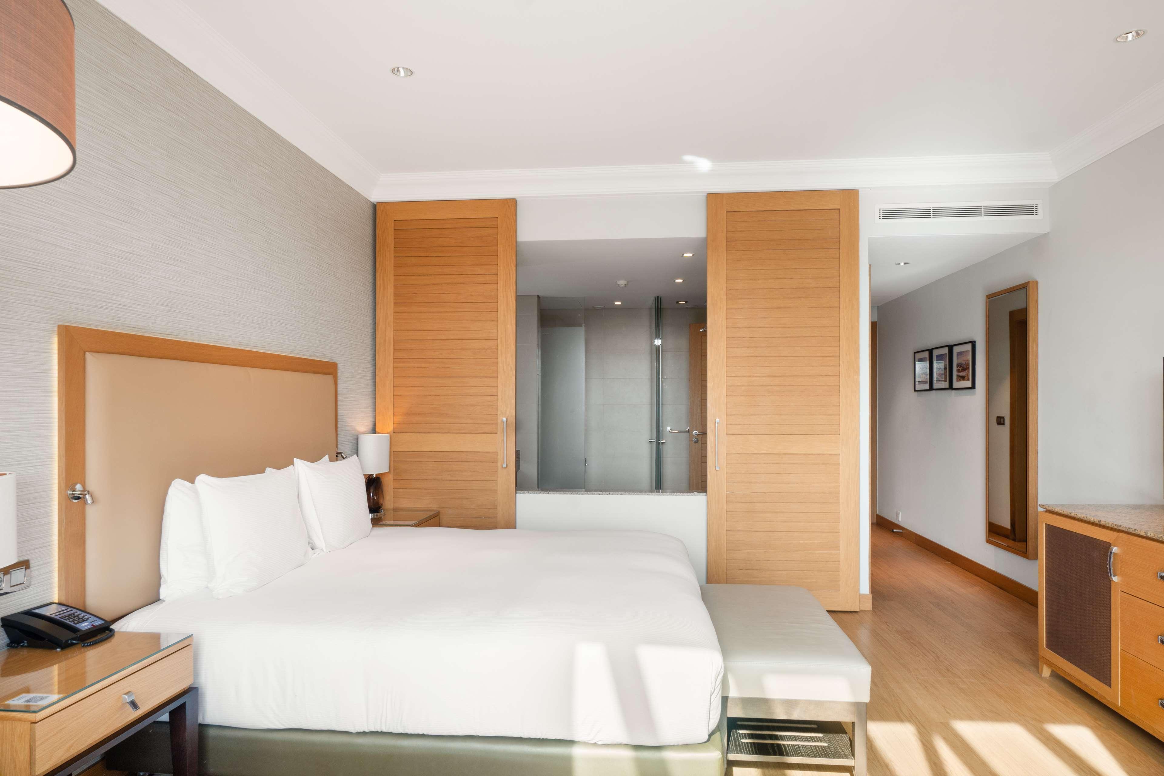 Double Superior King Bed