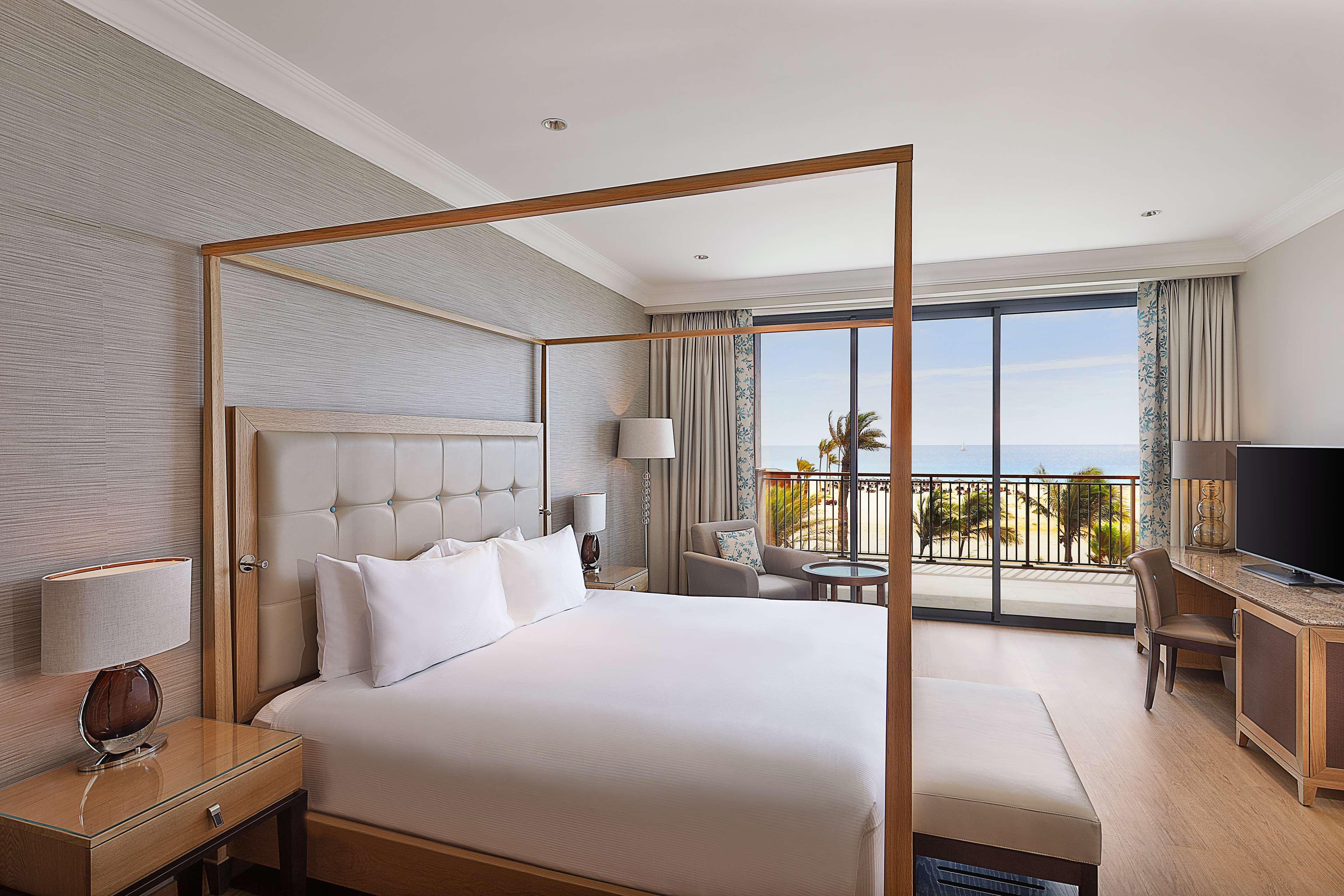Suite Ocean Front King Bed