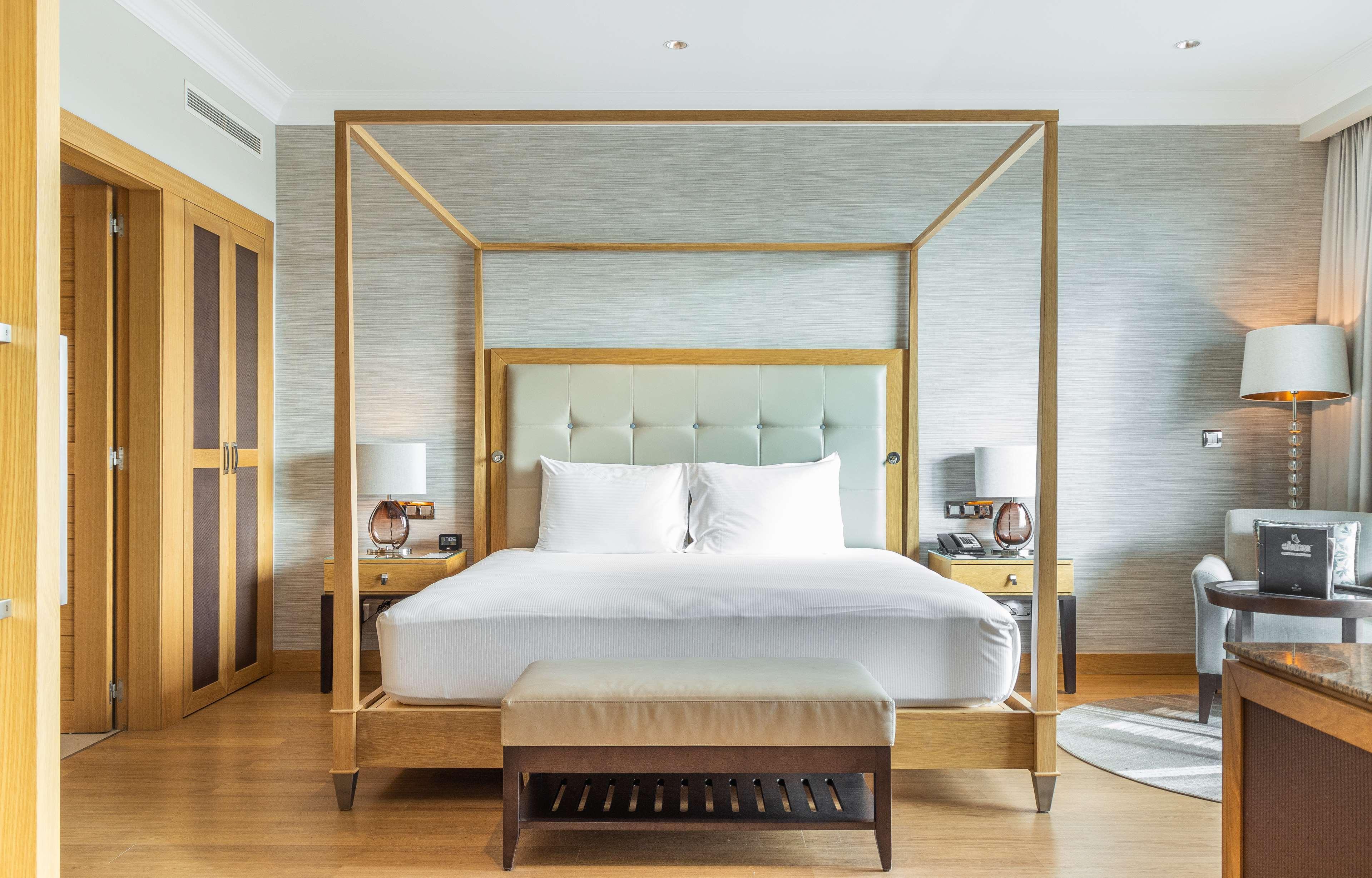 Suite Ocean Front King Bed