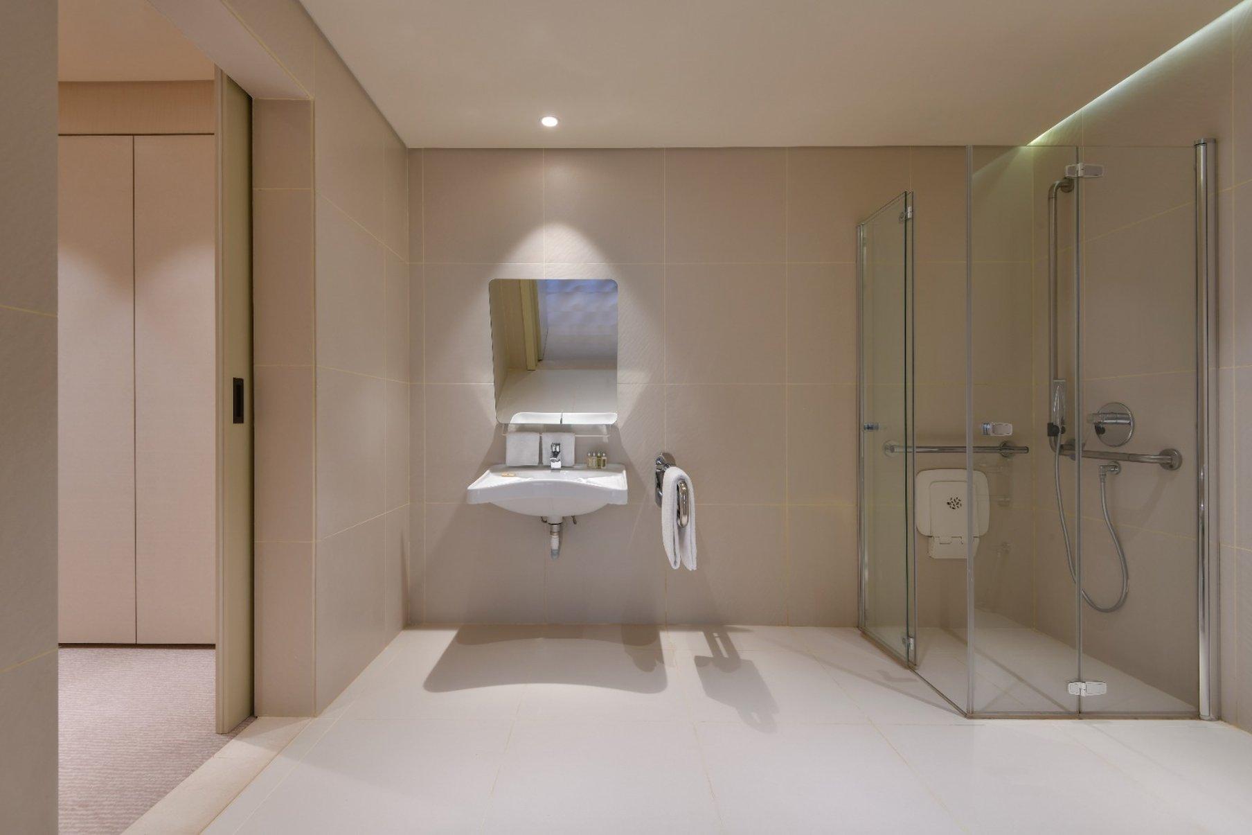 Suite City View King Bed