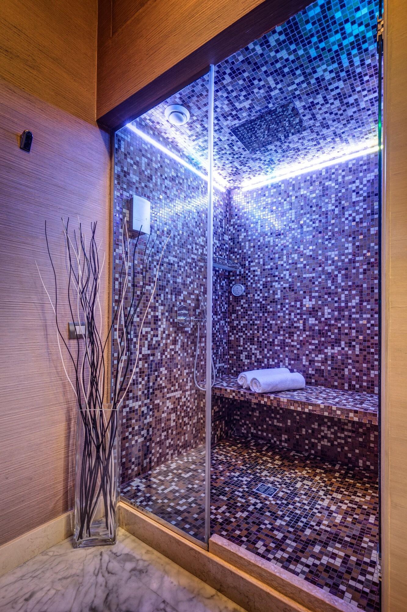 Suite with Double Bed