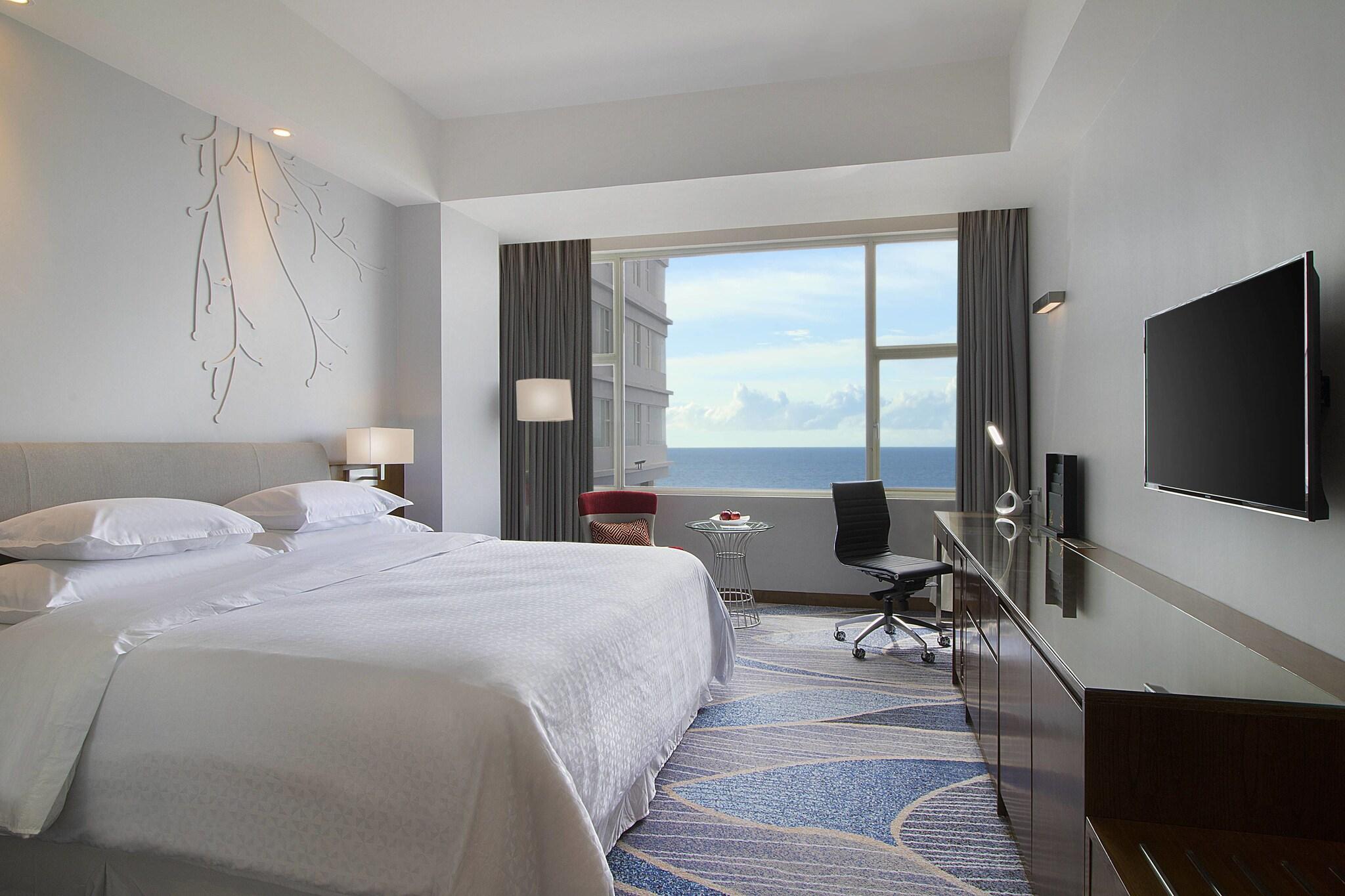 Double Sea View King Bed