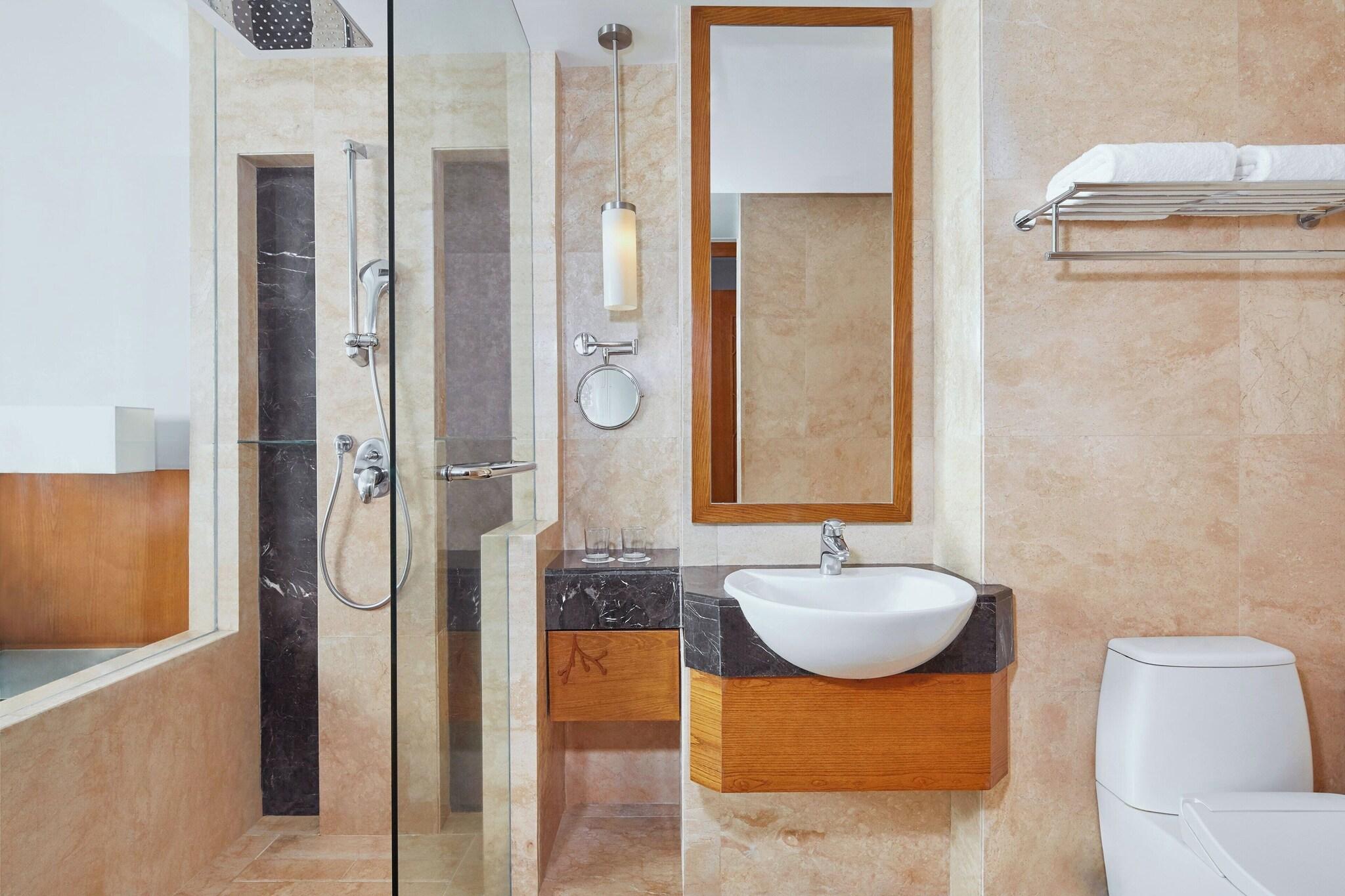 Suite Sea View King Bed