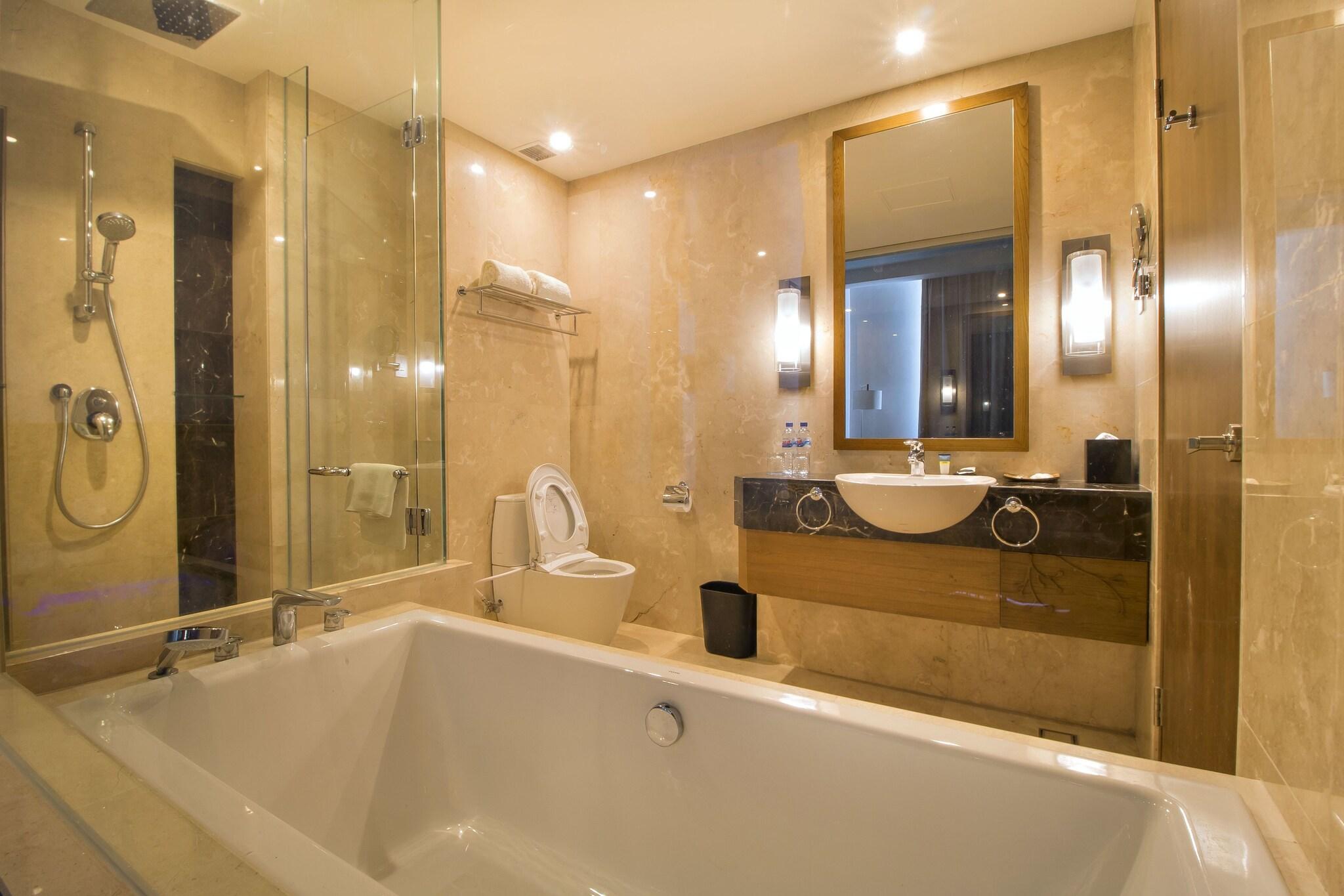 Suite City View King Bed