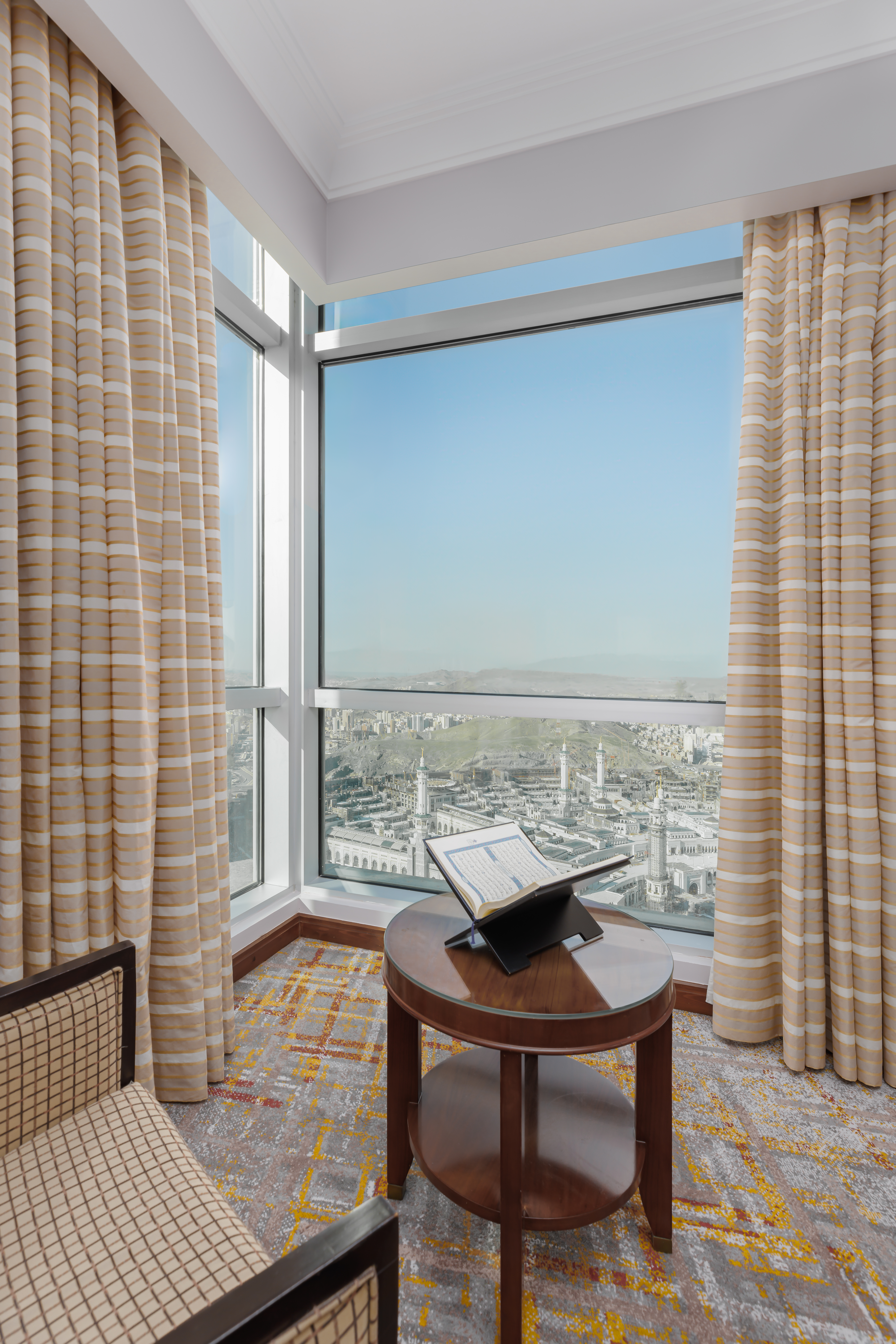 Junior Suite City View King Bed