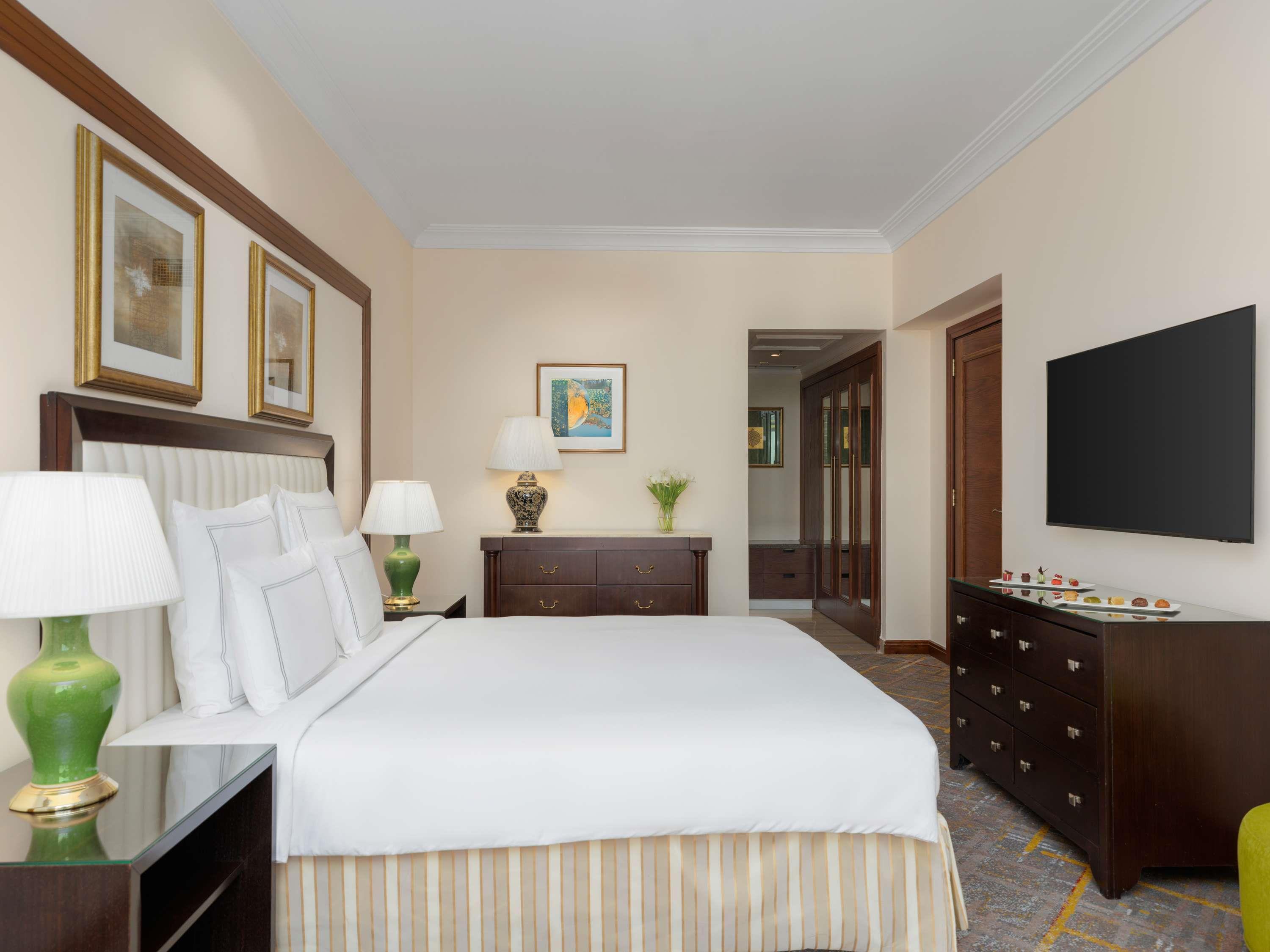 Double Classic King Bed