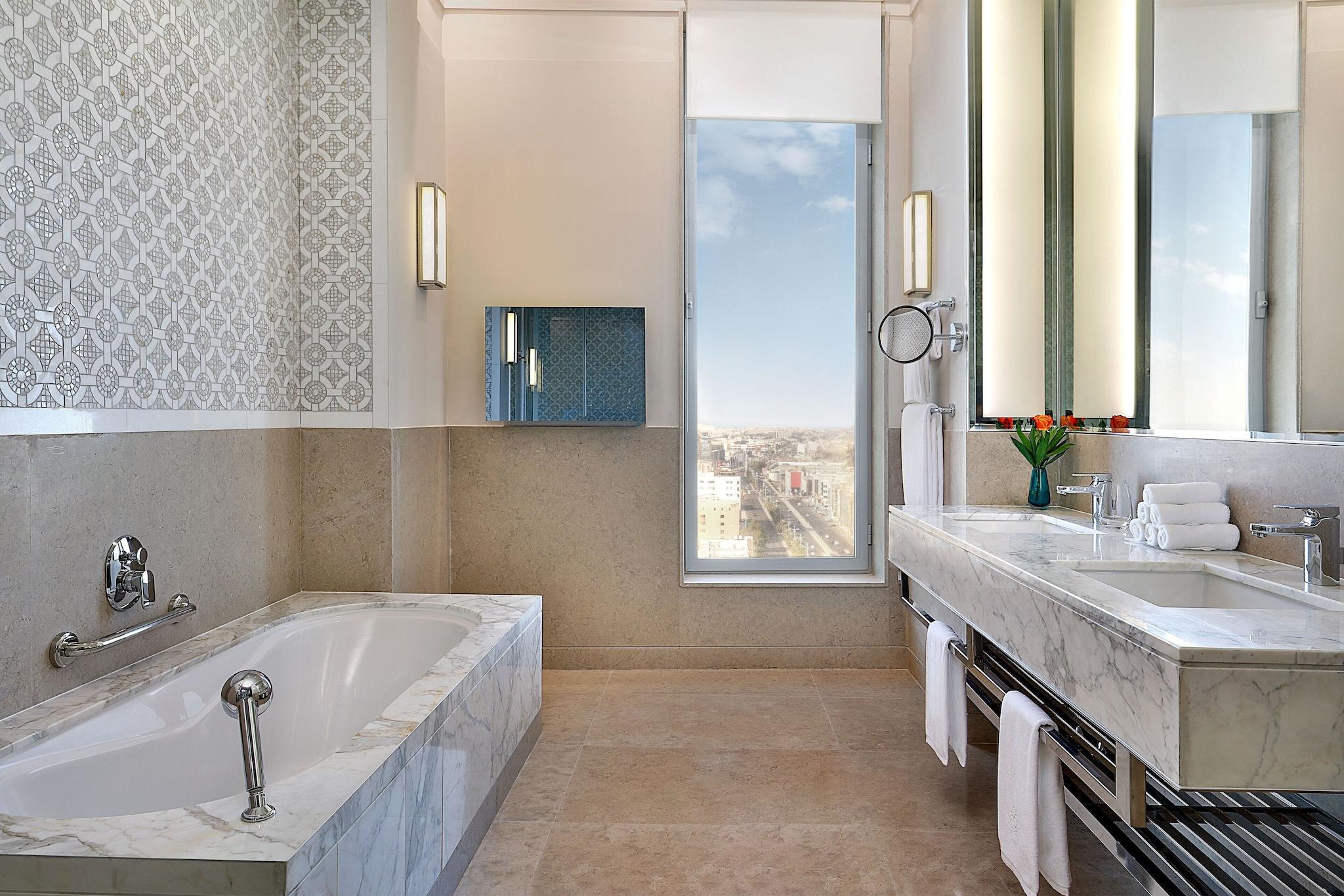 Suite Executive King Bed