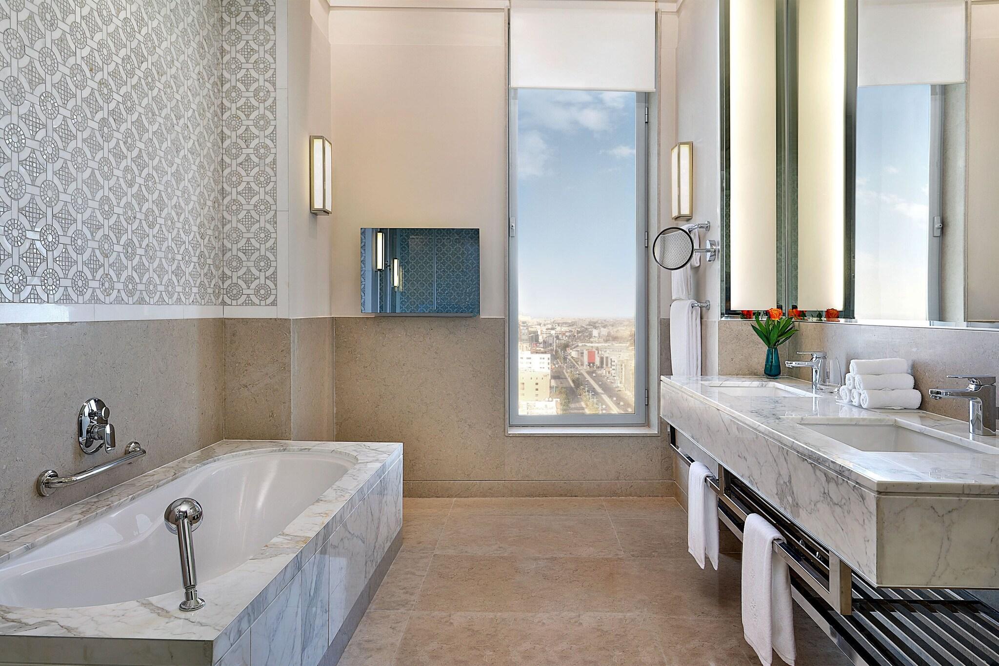 Suite Executive King Bed