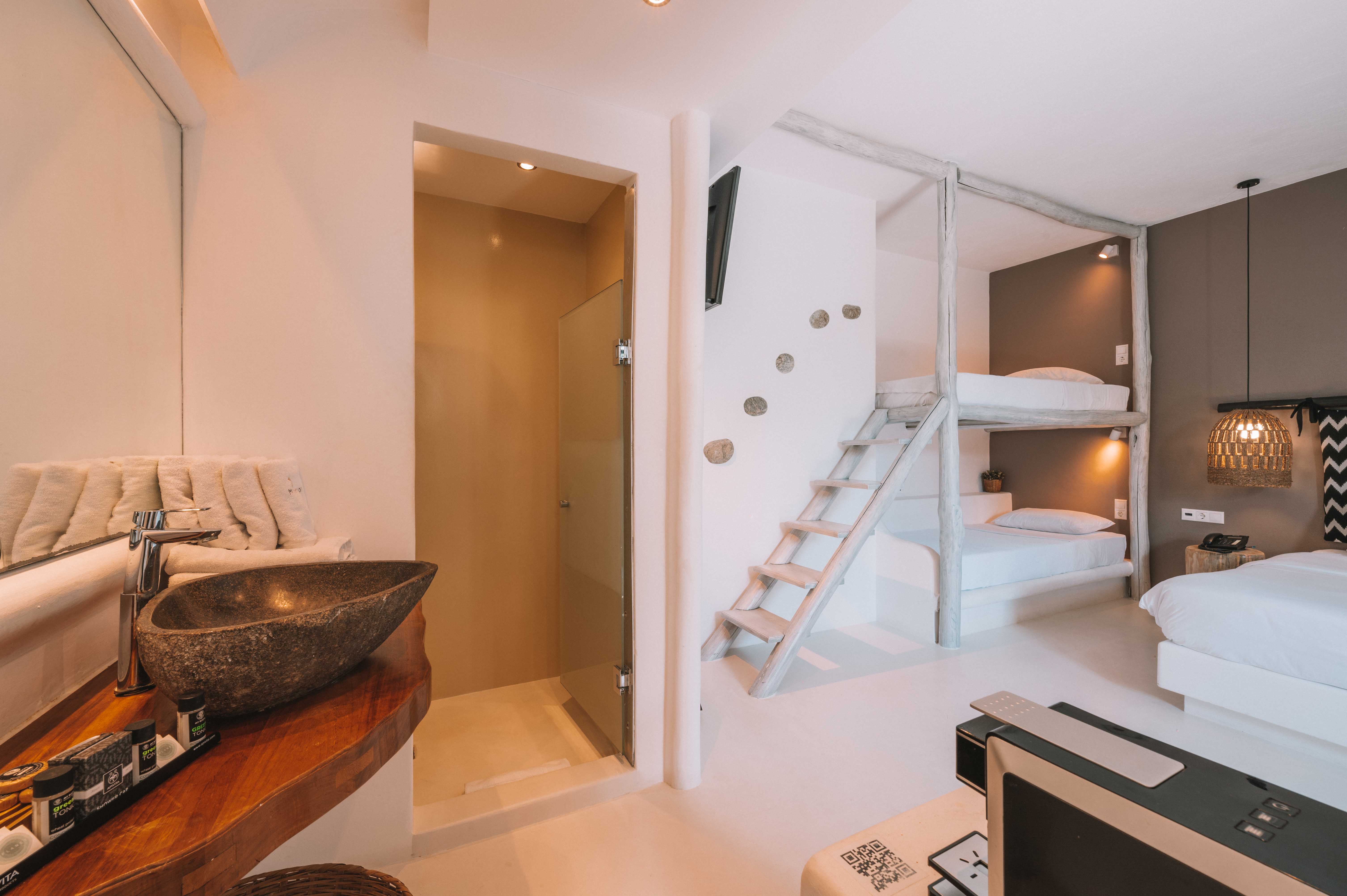 Family Room Capacity 4