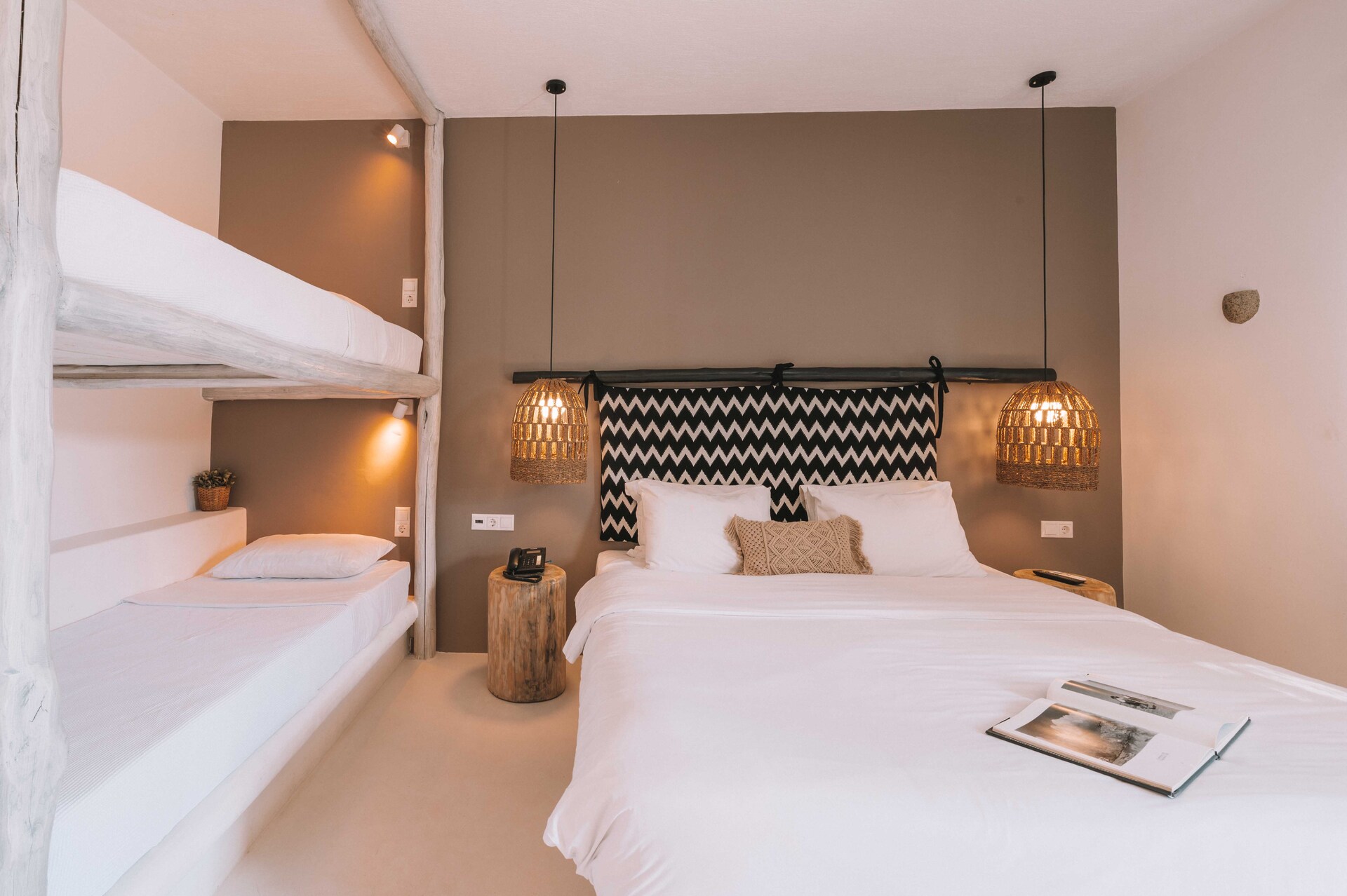 Family Room Capacity 4