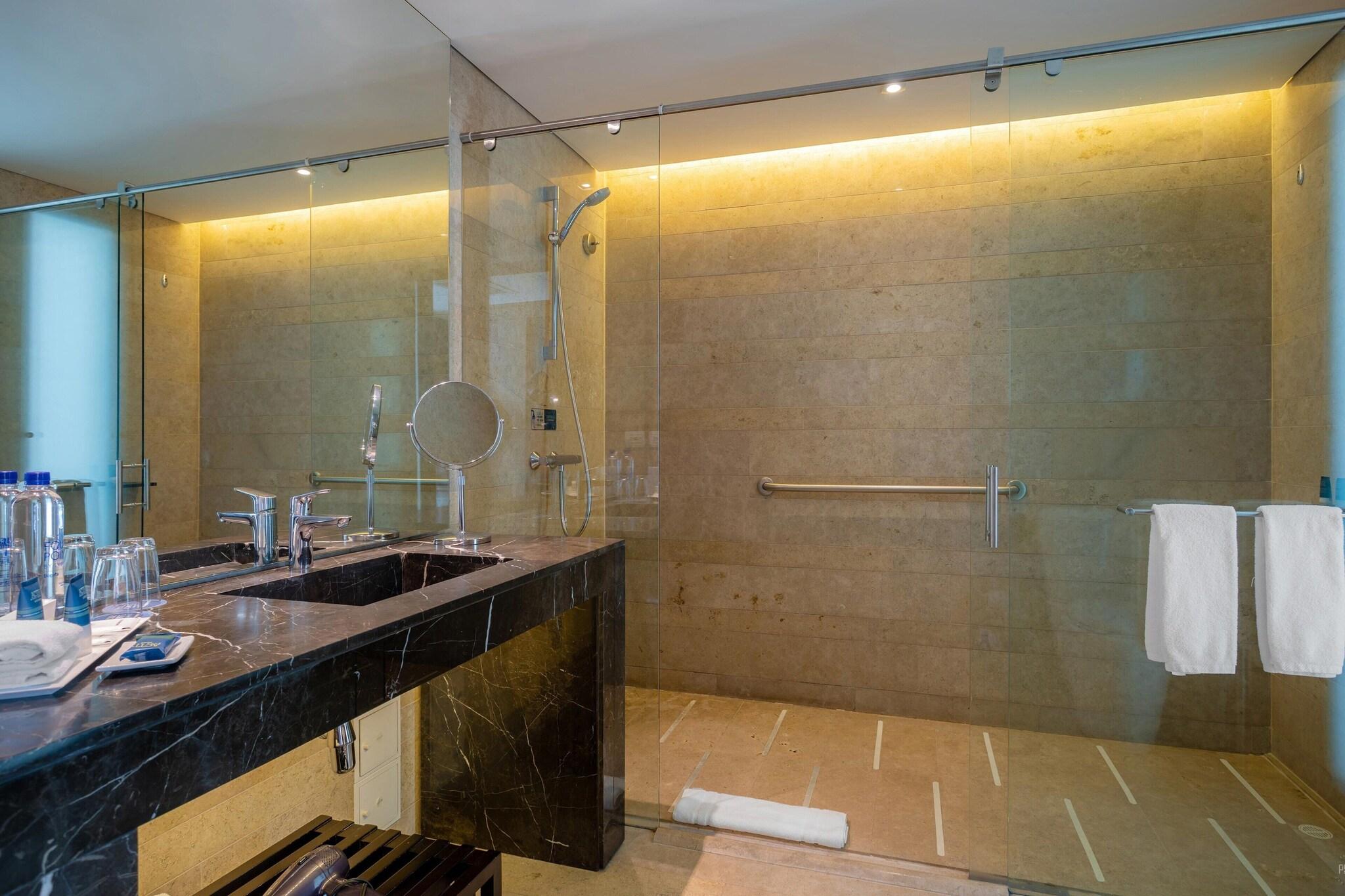 Double Classic Two Double Beds