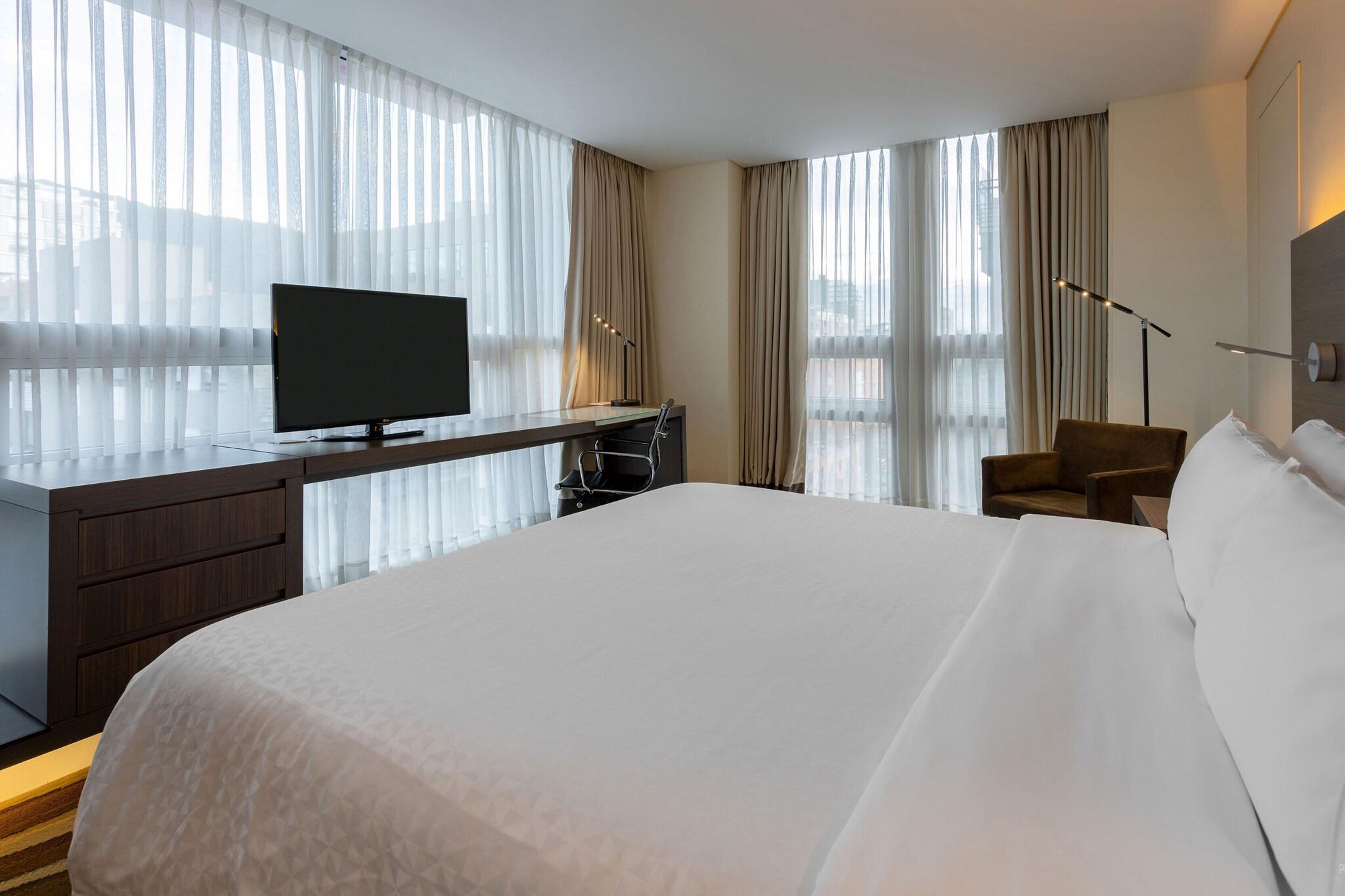 Double Classic King Bed