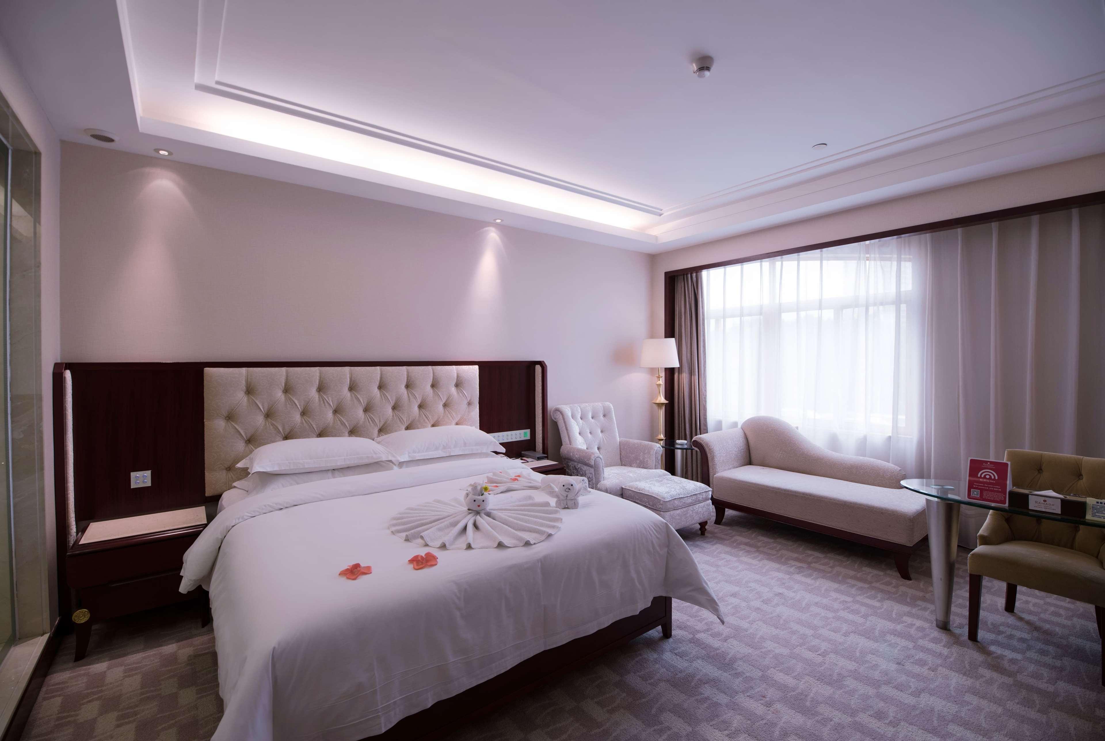 Double Superior King Bed