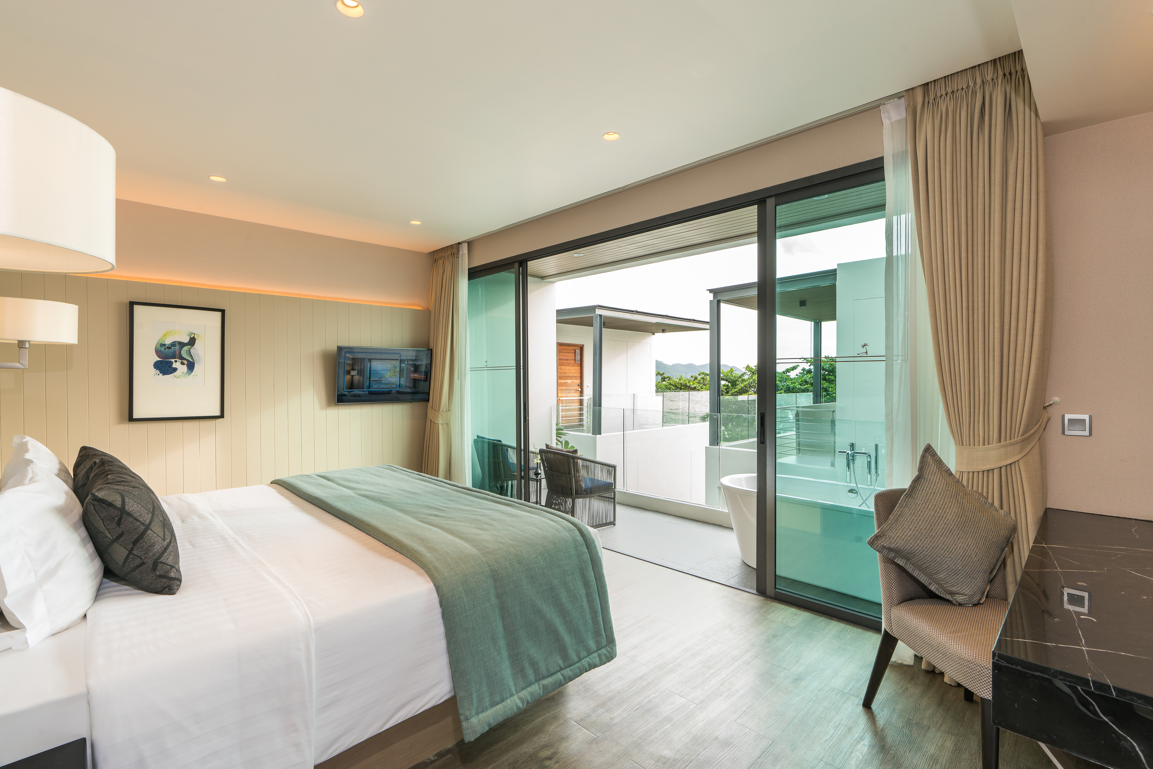 Double Deluxe Pool View