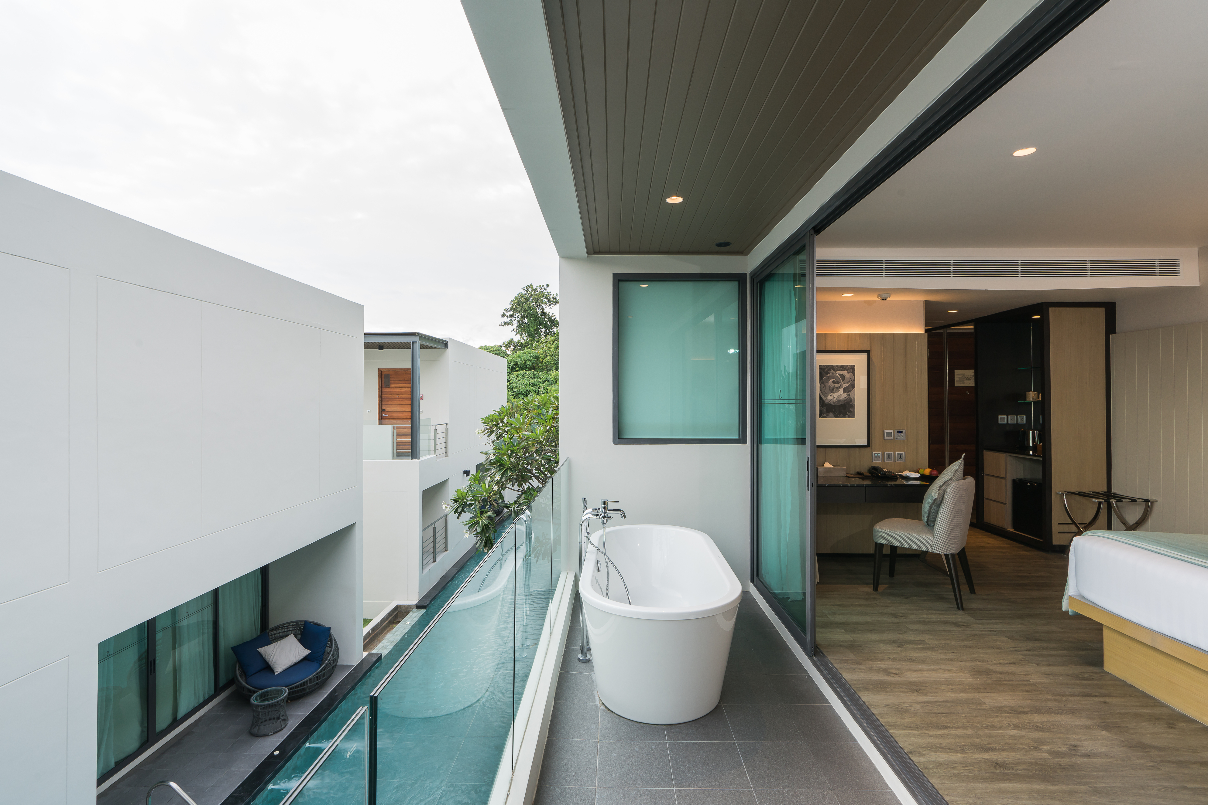 Double Deluxe Pool View