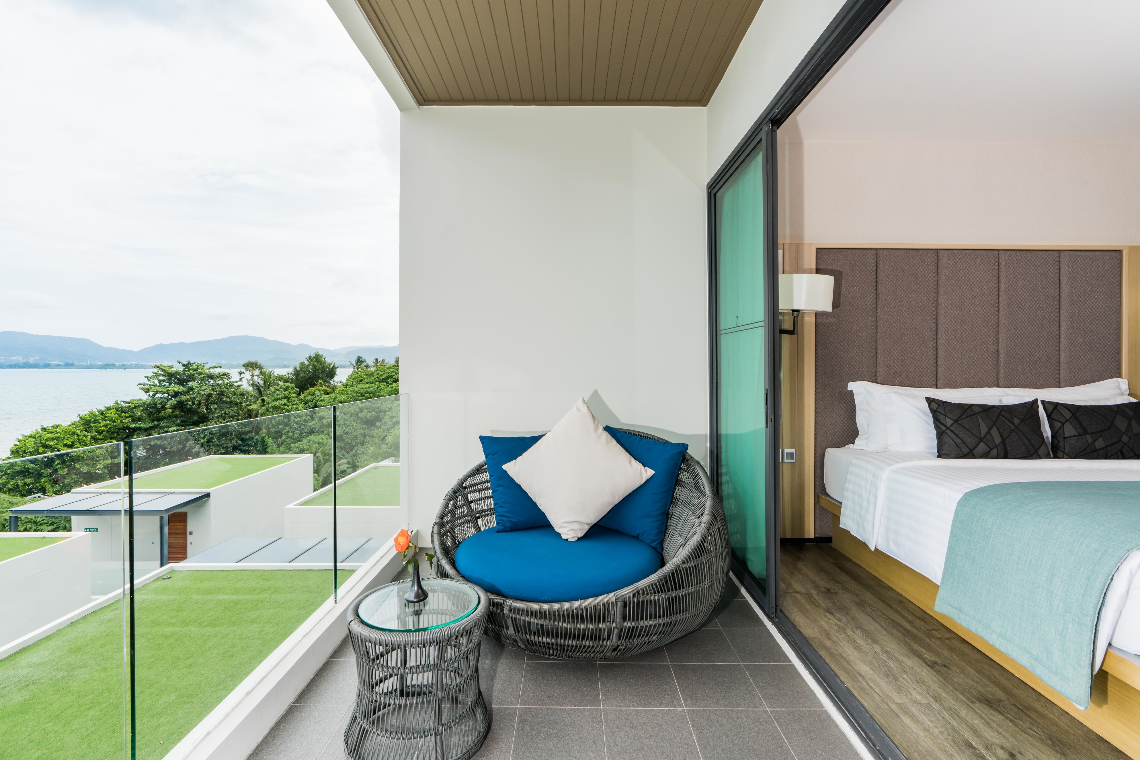 Double or Twin Premier Sea View