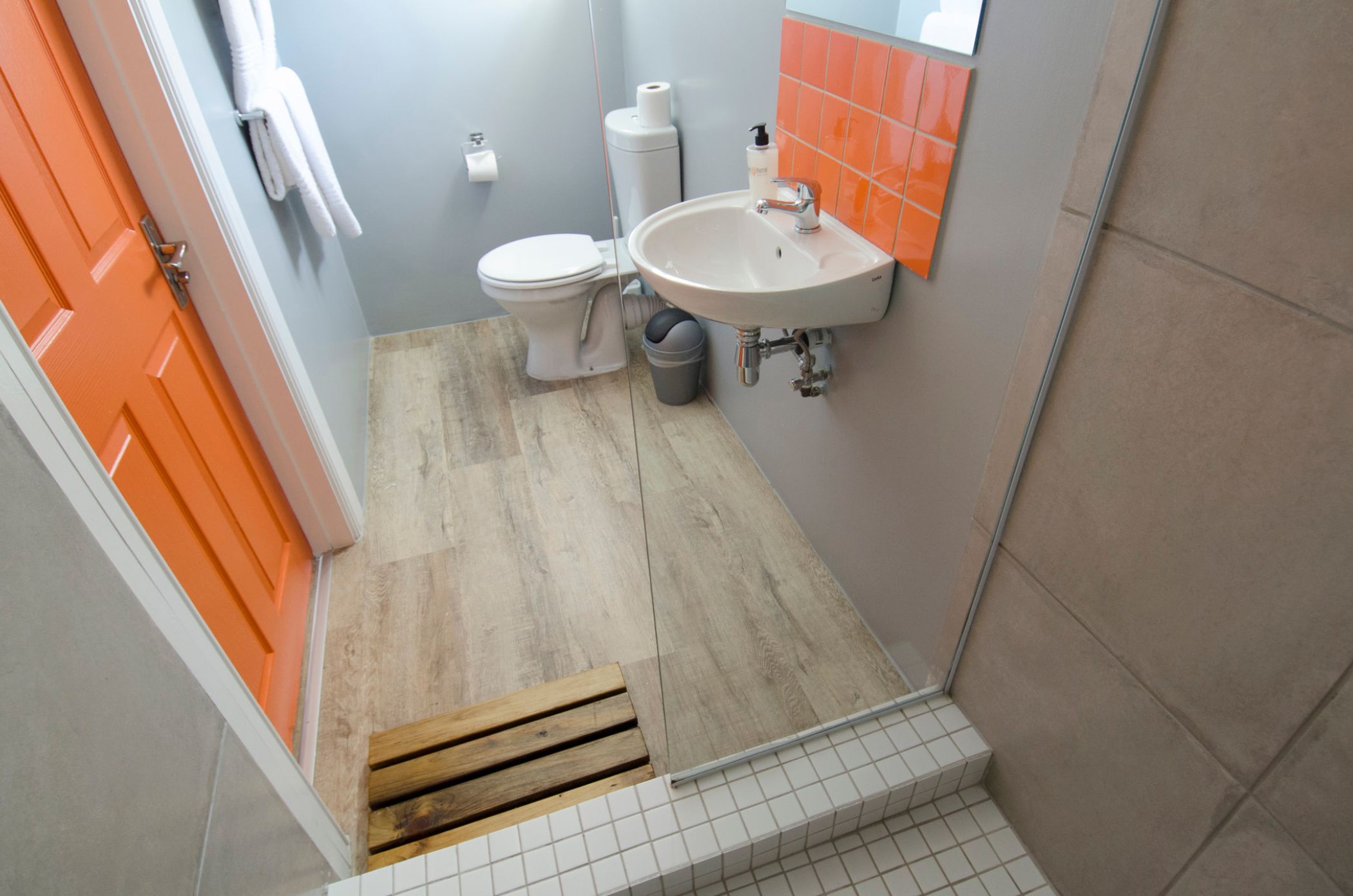 Double or Twin One Bedroom One Bathroom