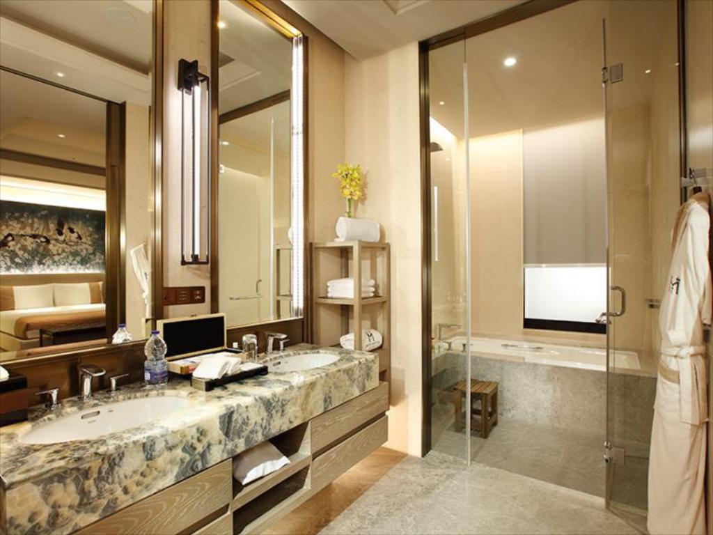 Suite Premier King Bed