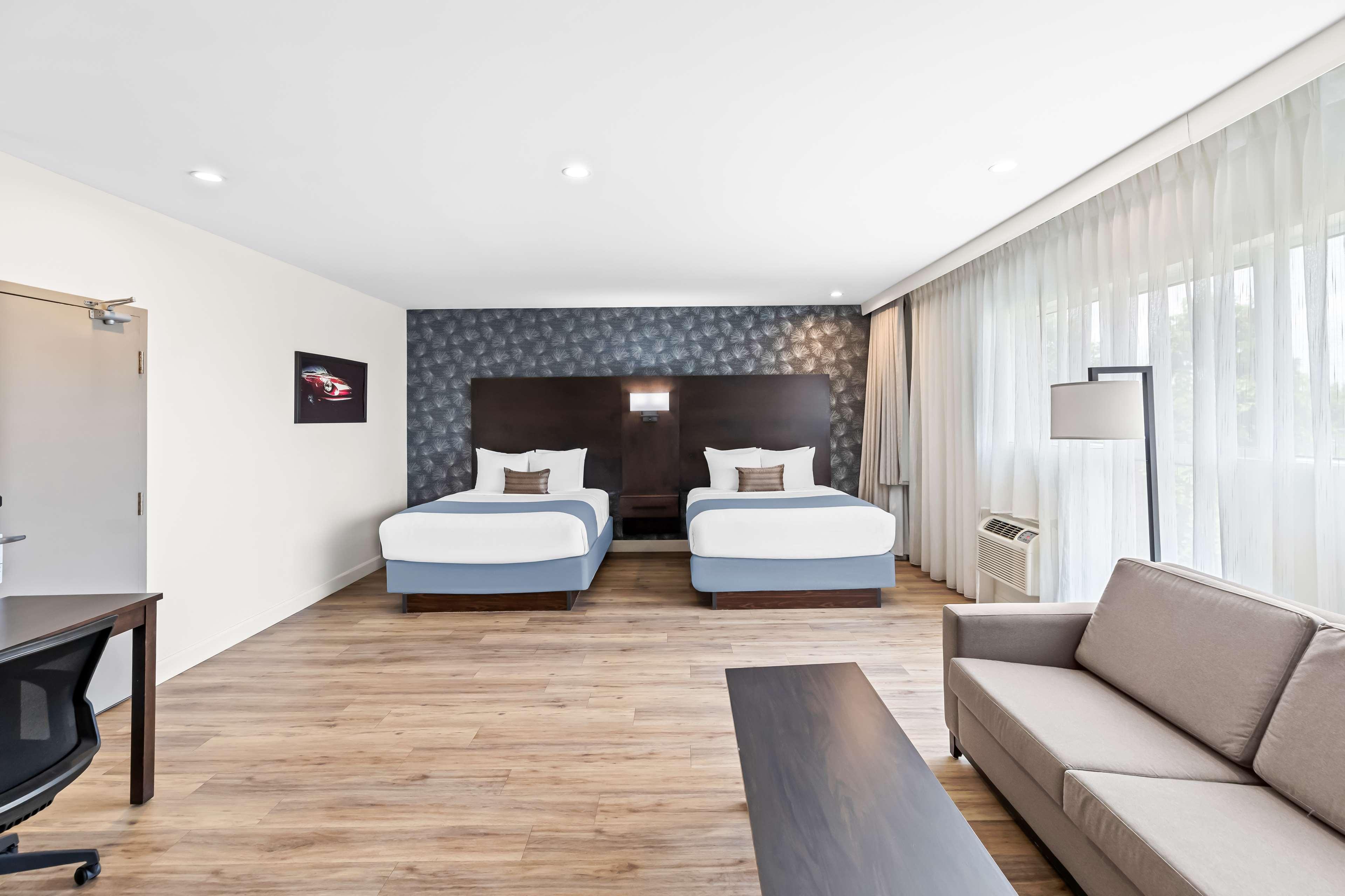 Family Room Two Queen Beds