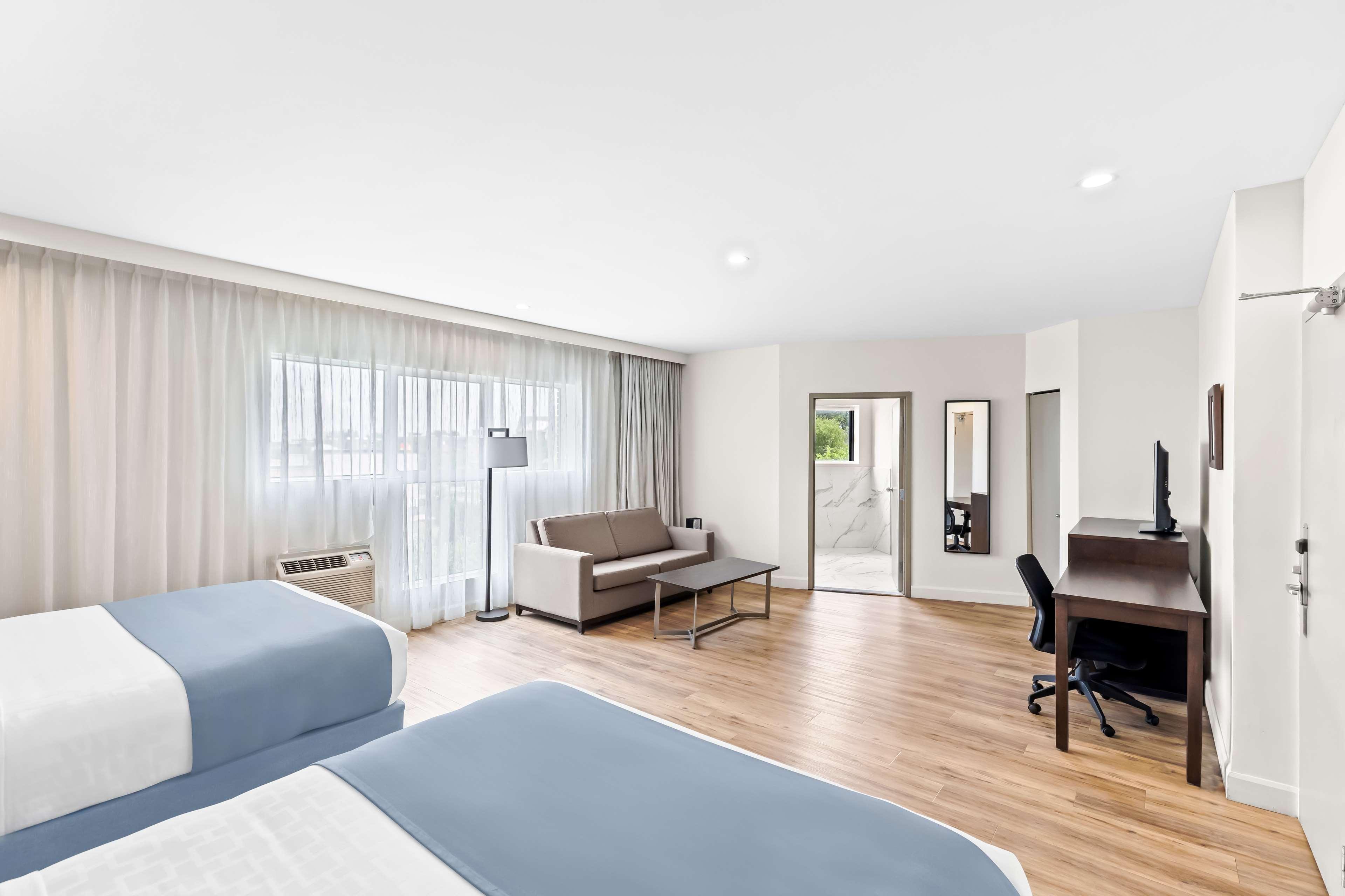 Family Room Two Queen Beds