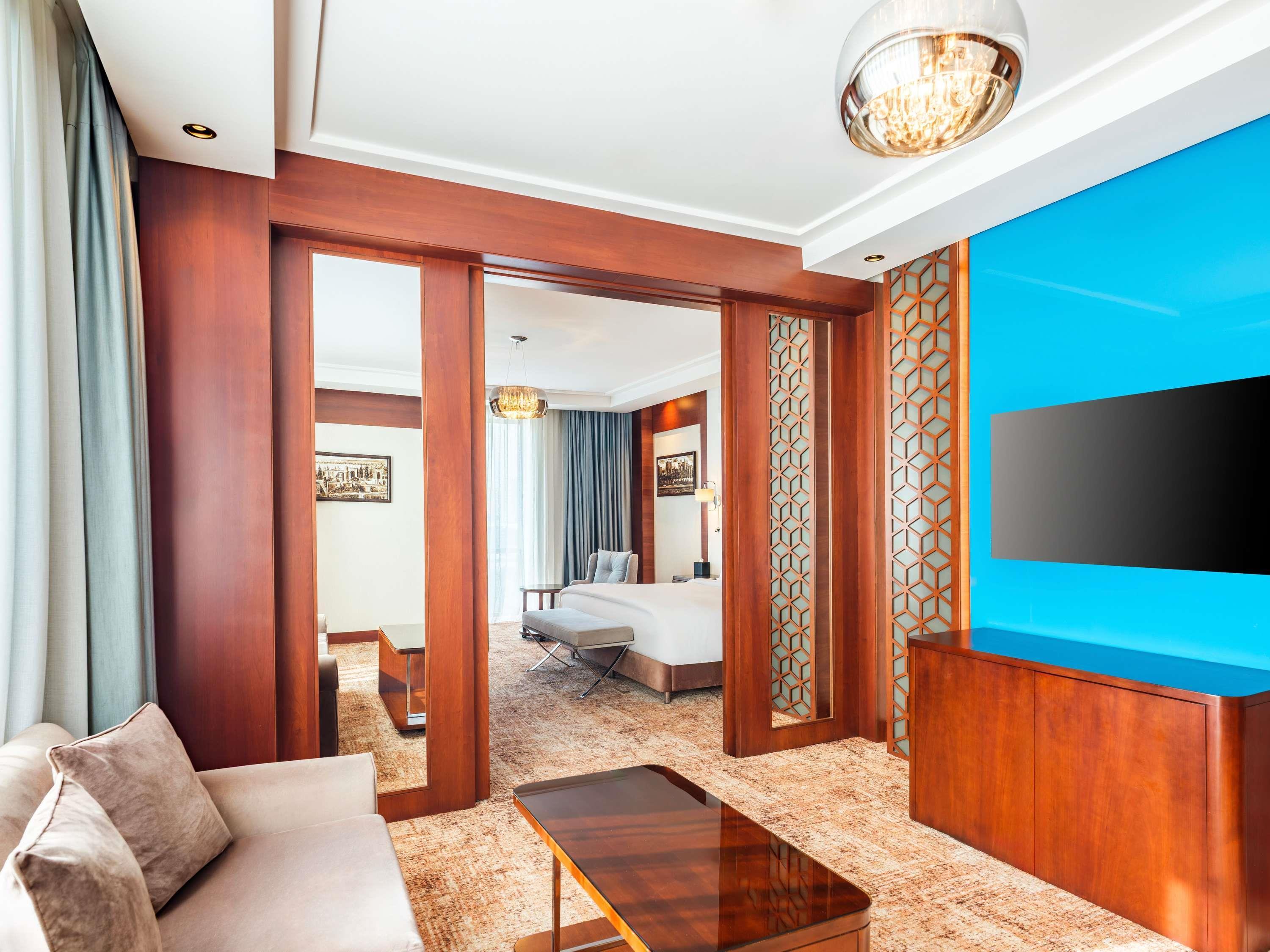 Junior Suite King Size Bed